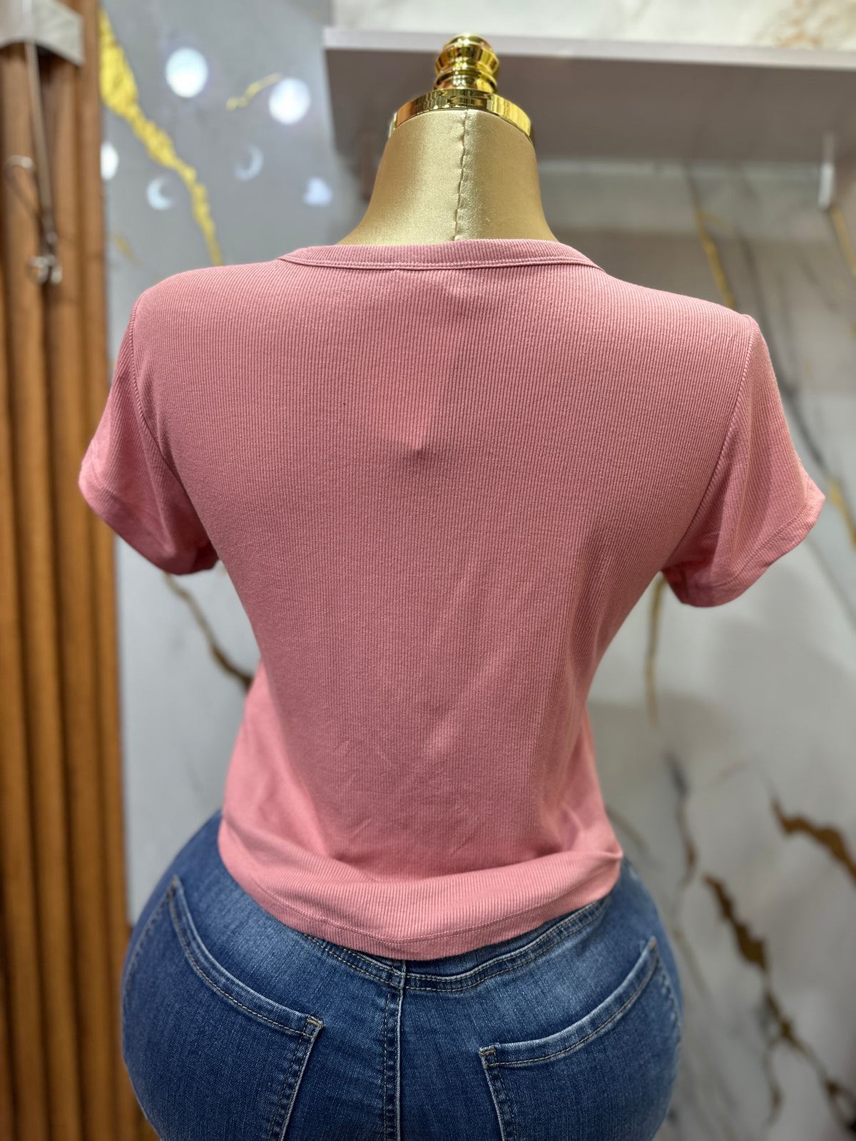 Blusa rosada ULTRALITE de mangas cortas y de cuello redondo