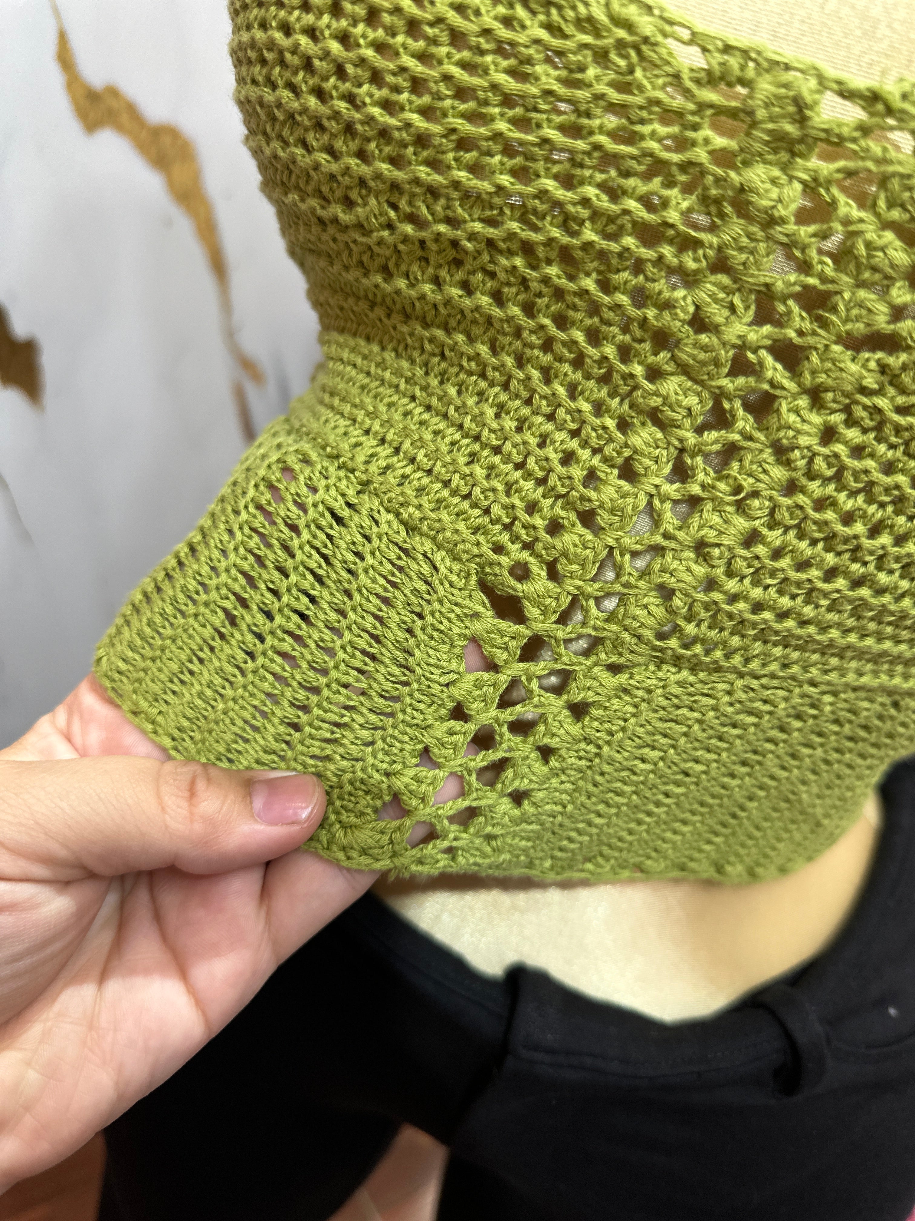 Top de crochet verde olivo