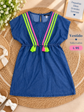 Vestido azul de mezclilla para niña con detalle de tiras coloridas