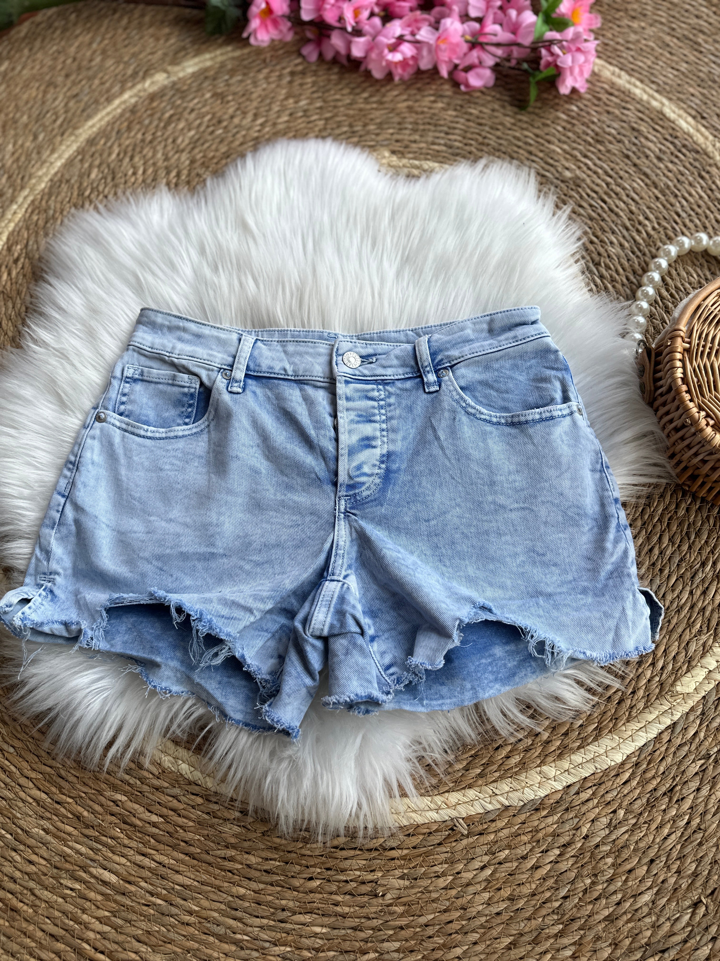 Short Jean Mom
