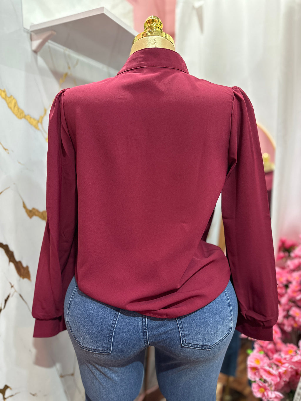 Camisa color vino manga larga estilo elegante