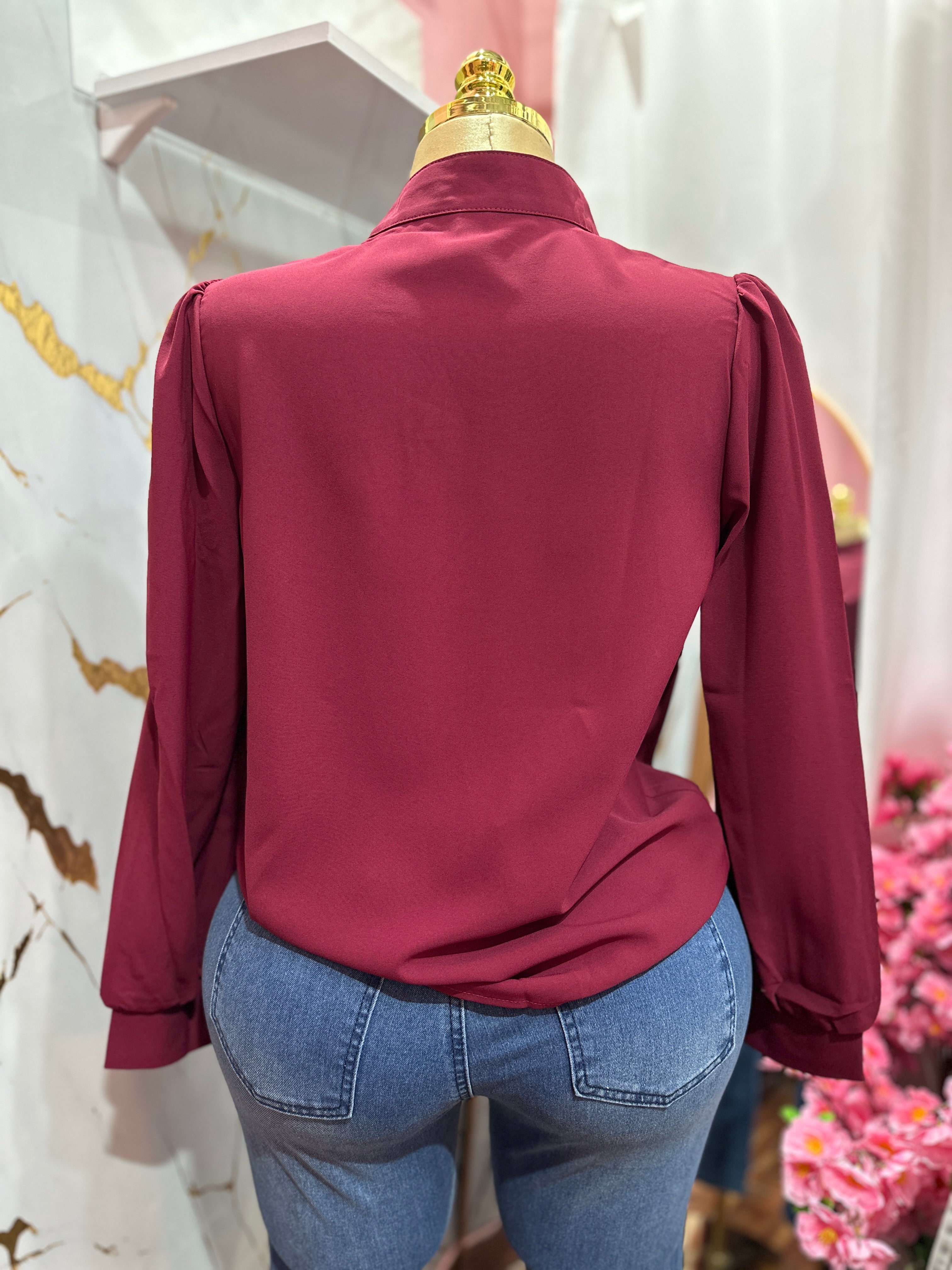Camisa color vino manga larga estilo elegante