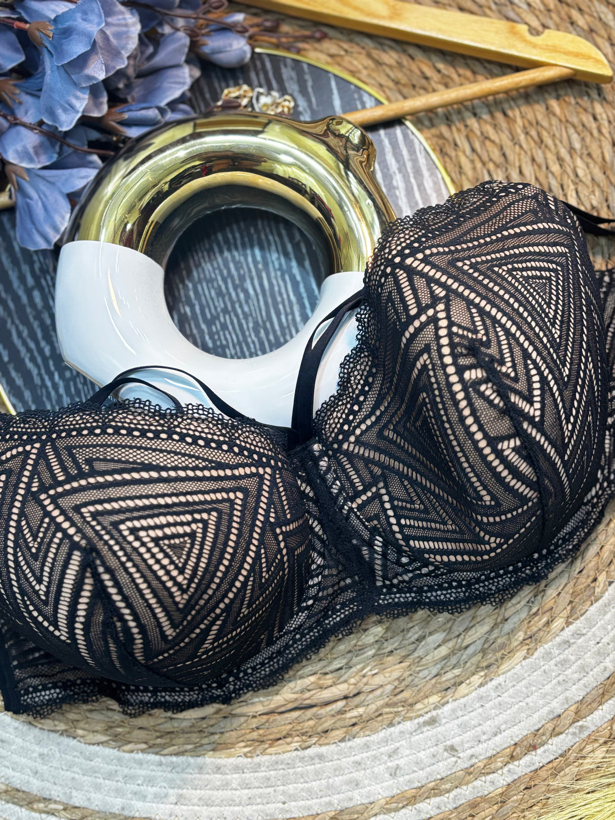 Brasier negro de encaje con varilla ✨