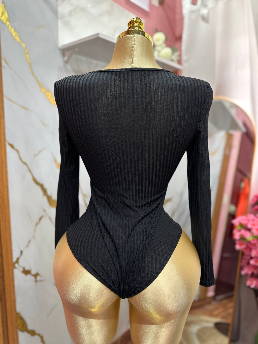 Body negro manga larga con encaje