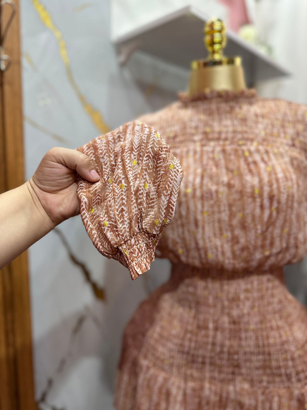 Vestido corto manga larga