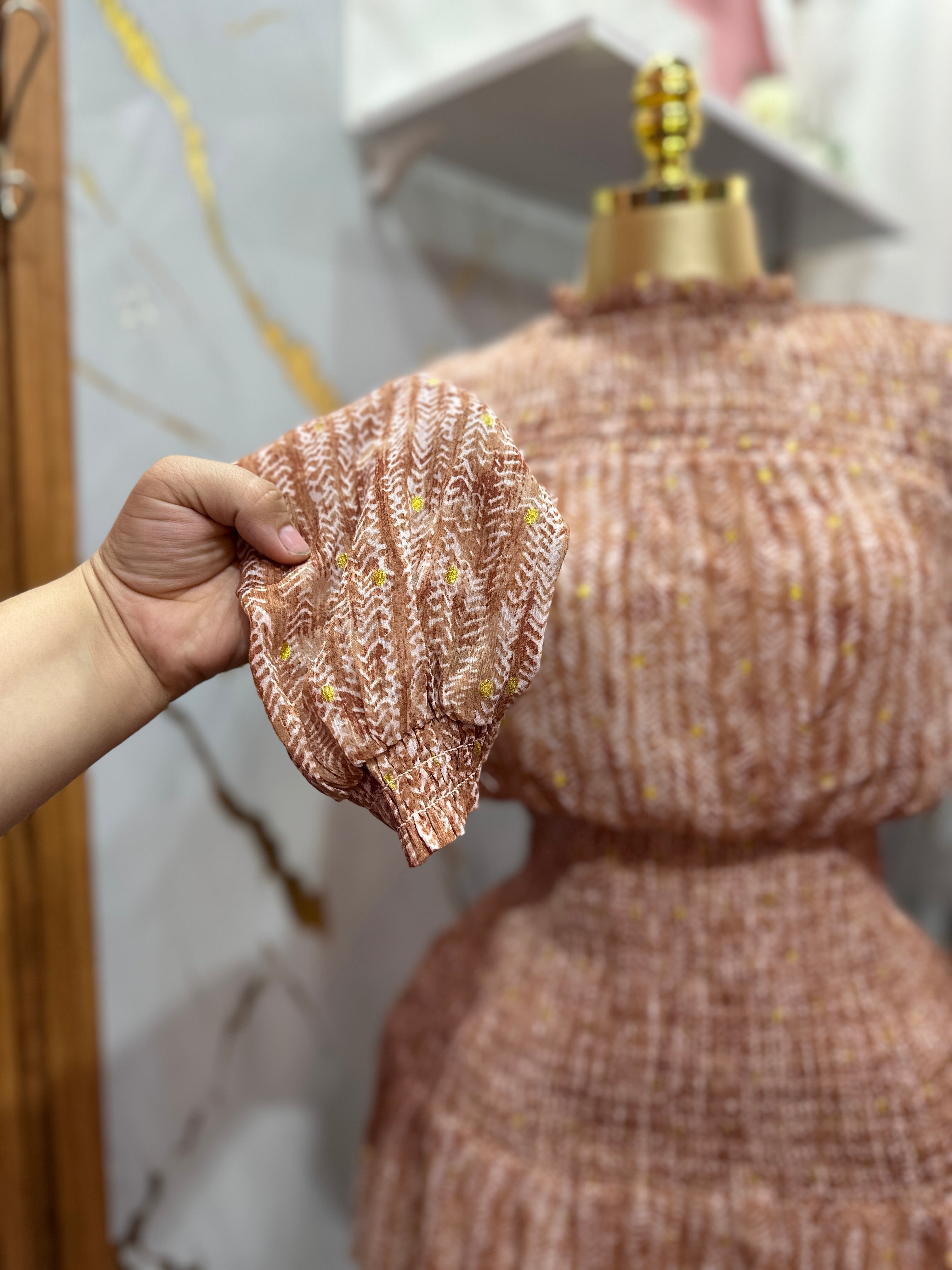 Vestido corto manga larga