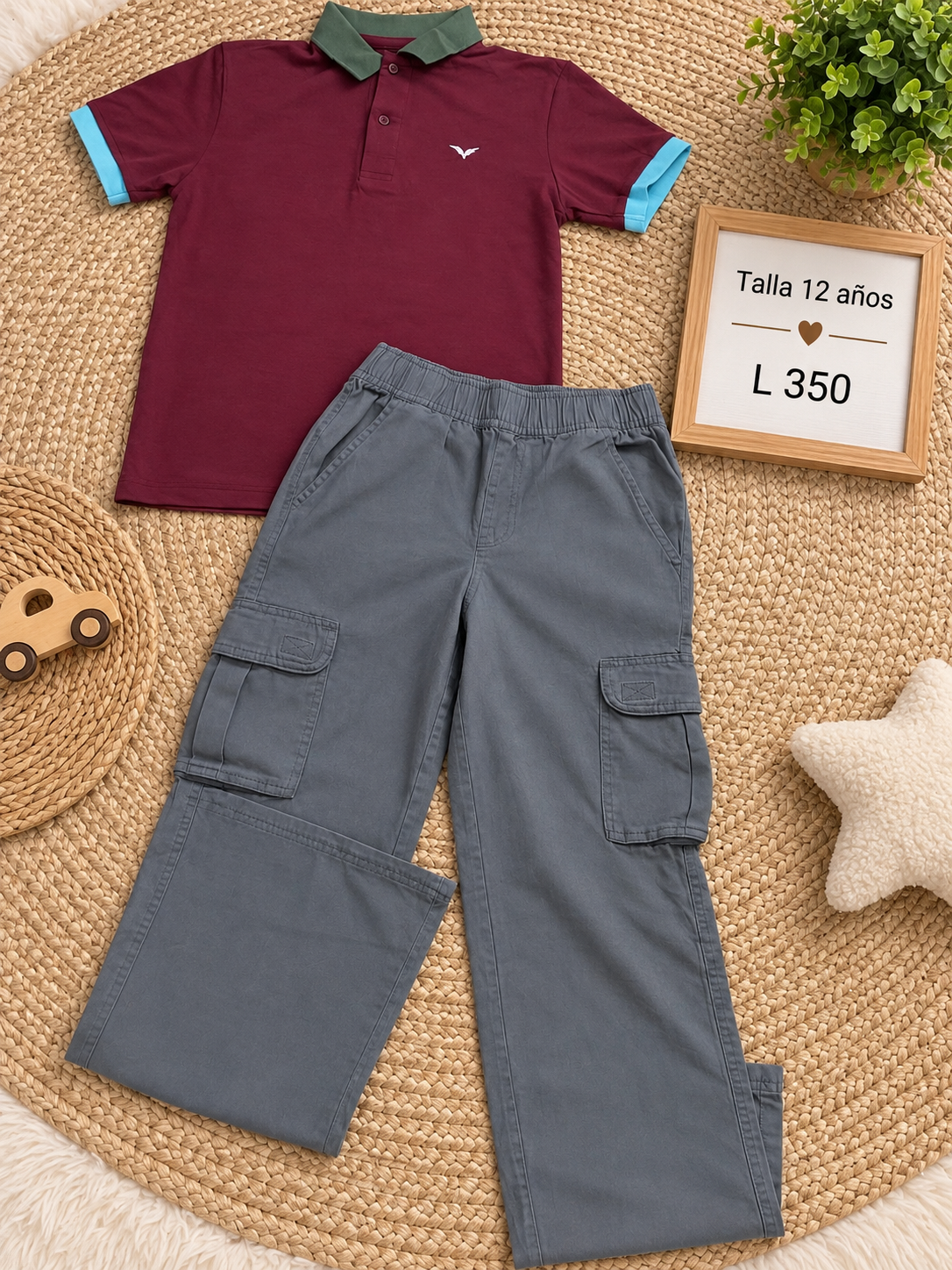 Conjunto para niño, camiseta color vino y pantalón tipo cargo color gris