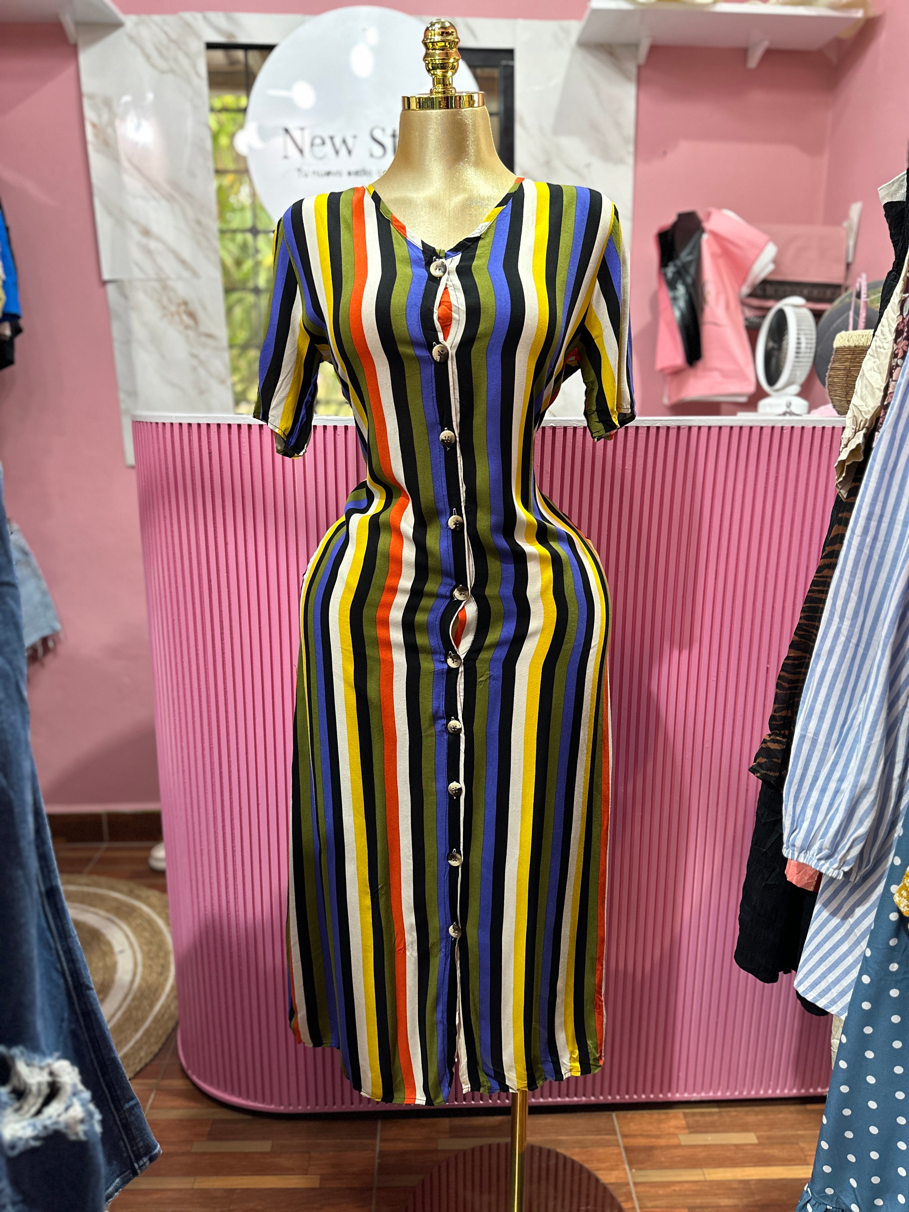 Vestido Midi de Manga Corta con Botones Frontales