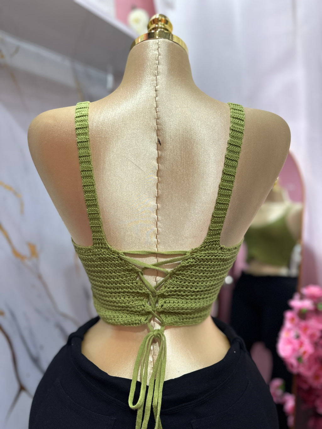 Top de crochet verde olivo