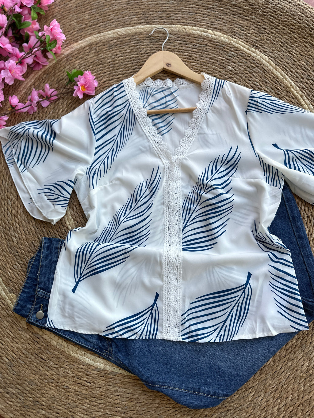 Blusa casual con escote en V y encaje frontal