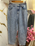 Pantalón de mezclilla estilo Mom Jean de tiro alto