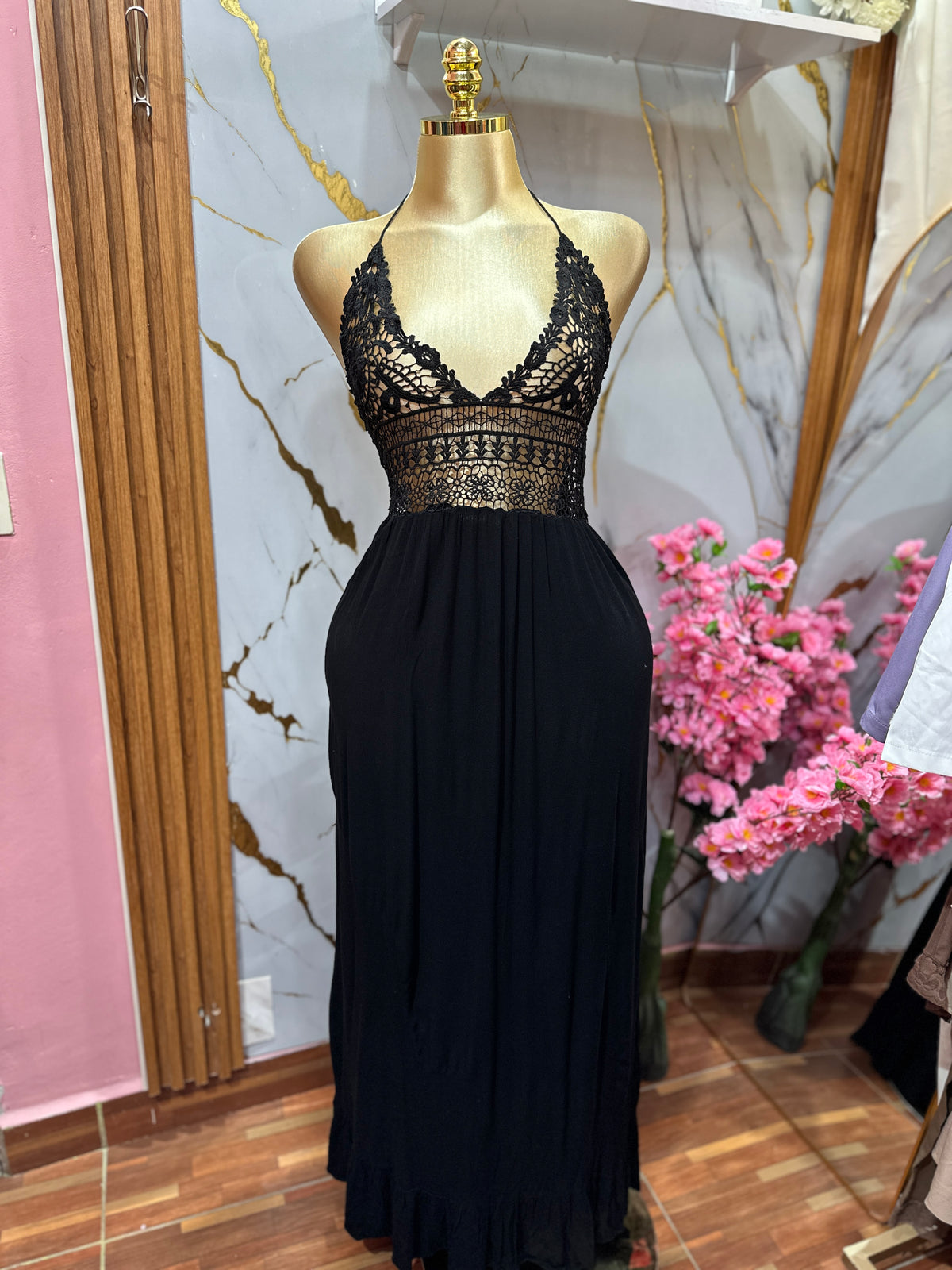 Vestido largo SHEIN de estilo halter parte superior de encaje y escote en V