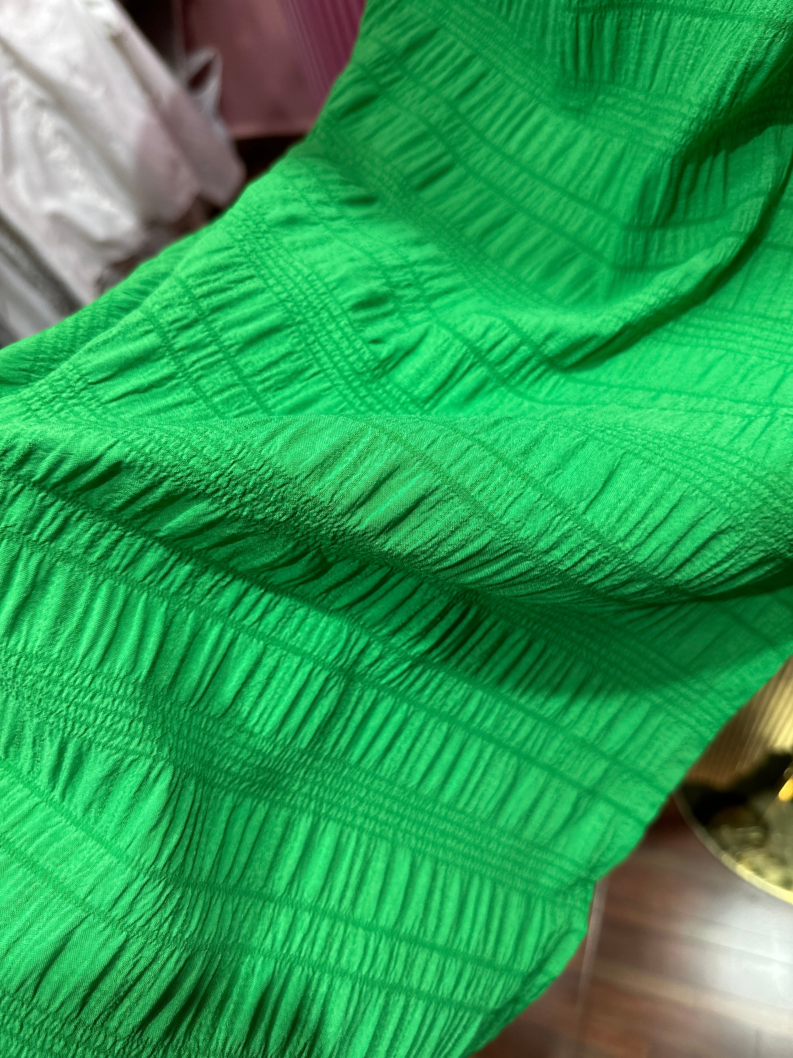 Vestido Largo Verde de un solo hombro con Fruncido y Abertura lateral