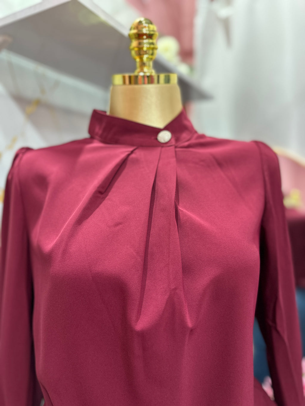 Camisa color vino manga larga estilo elegante