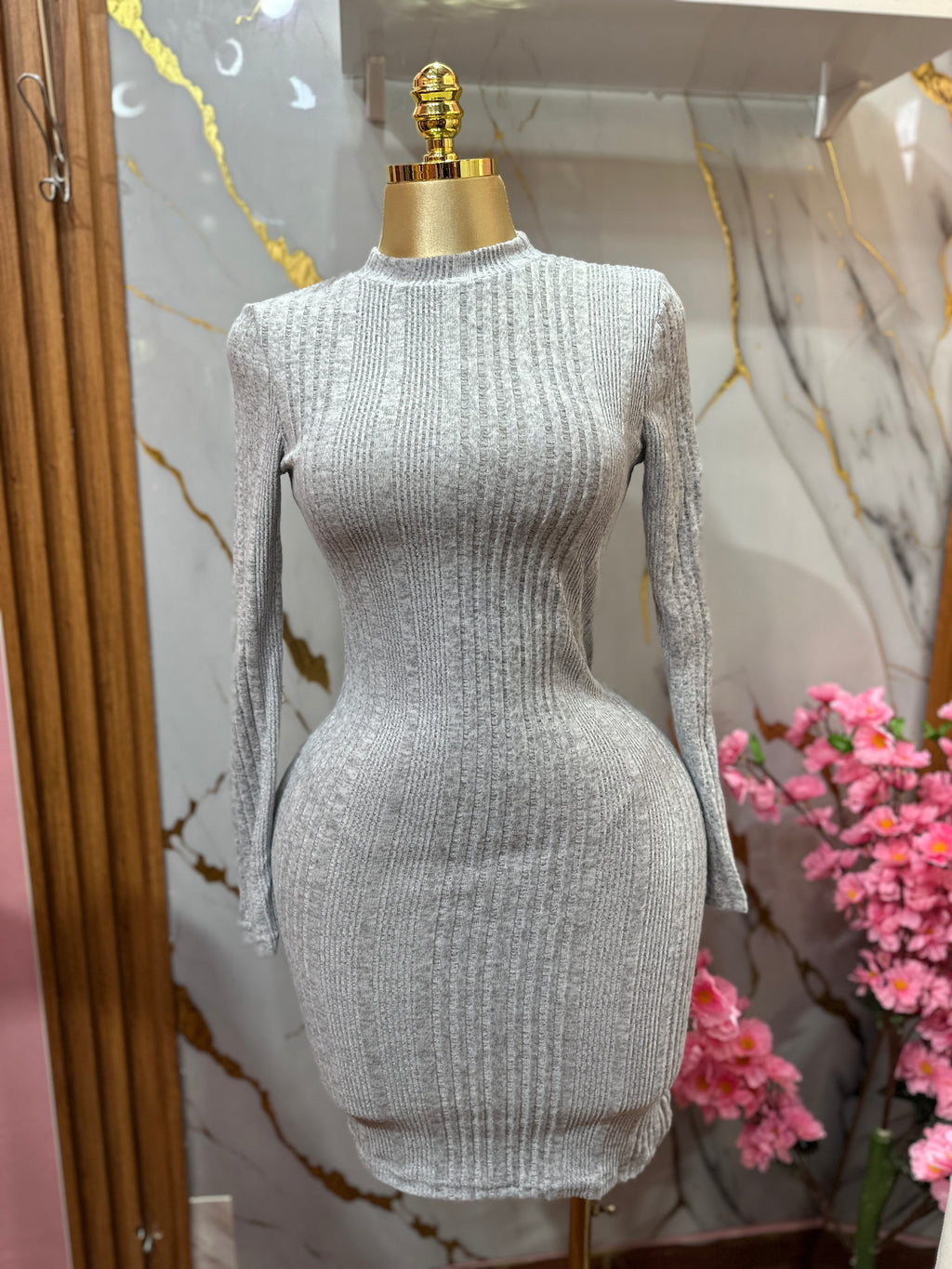Vestido ajustado gris SHEIN de manga larga con cuello alto y textura acanalada