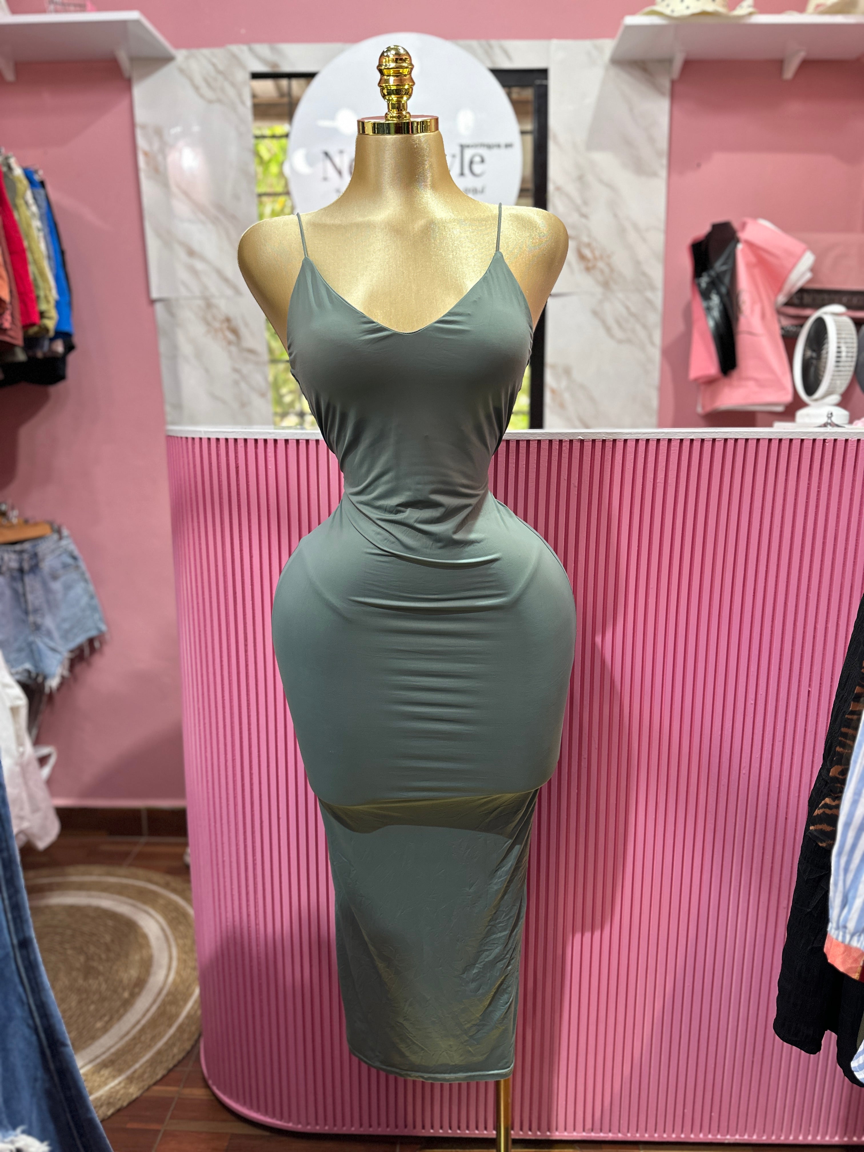 Vestido ajustado verde oliva de tirantes