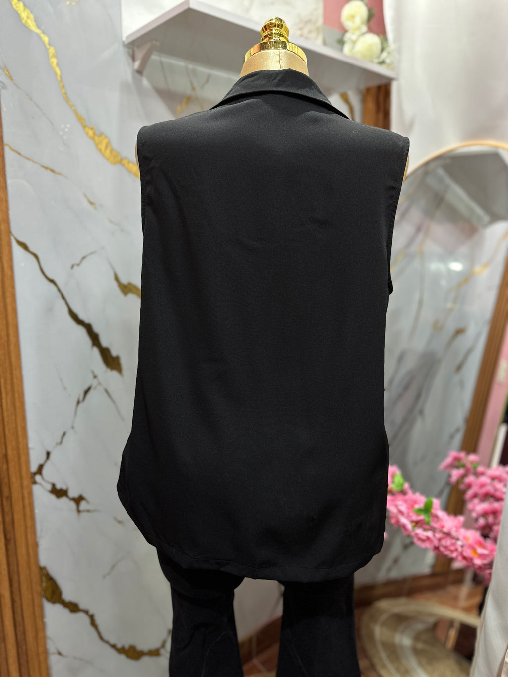 Blazer fino color negro talla plus sin mangas
