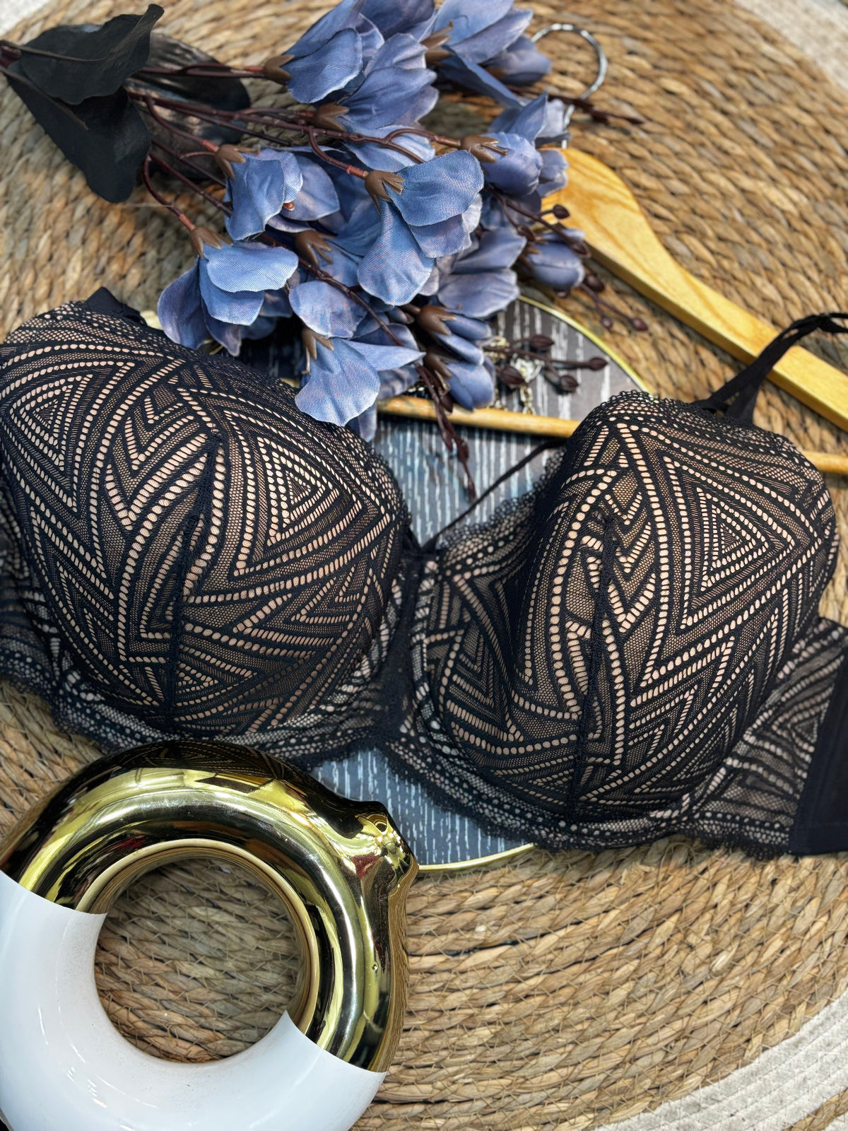 Brasier negro de encaje con varilla ✨