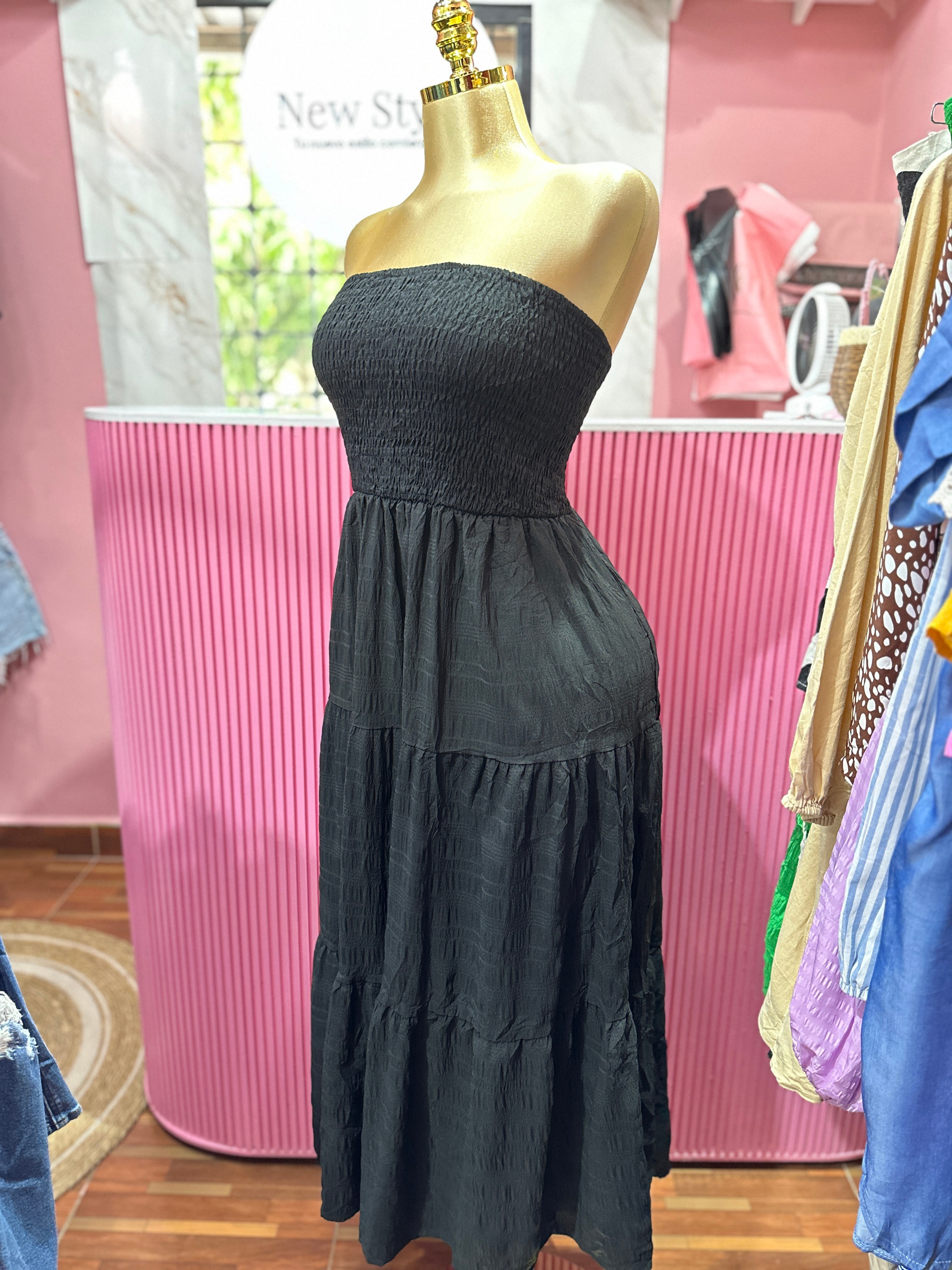 Vestido largo negro strapless
