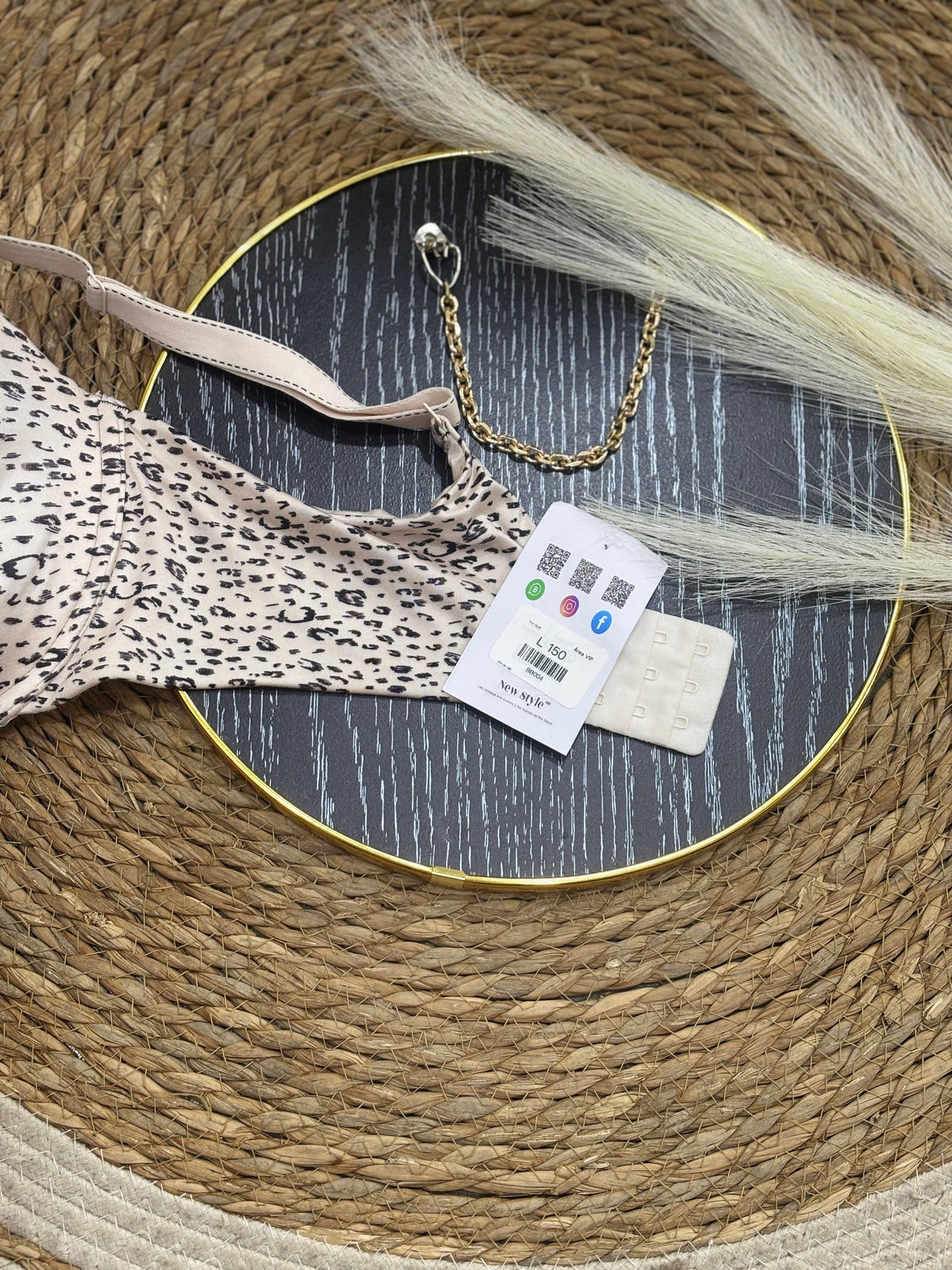 Brasier de diseño animal print con estilo coquet