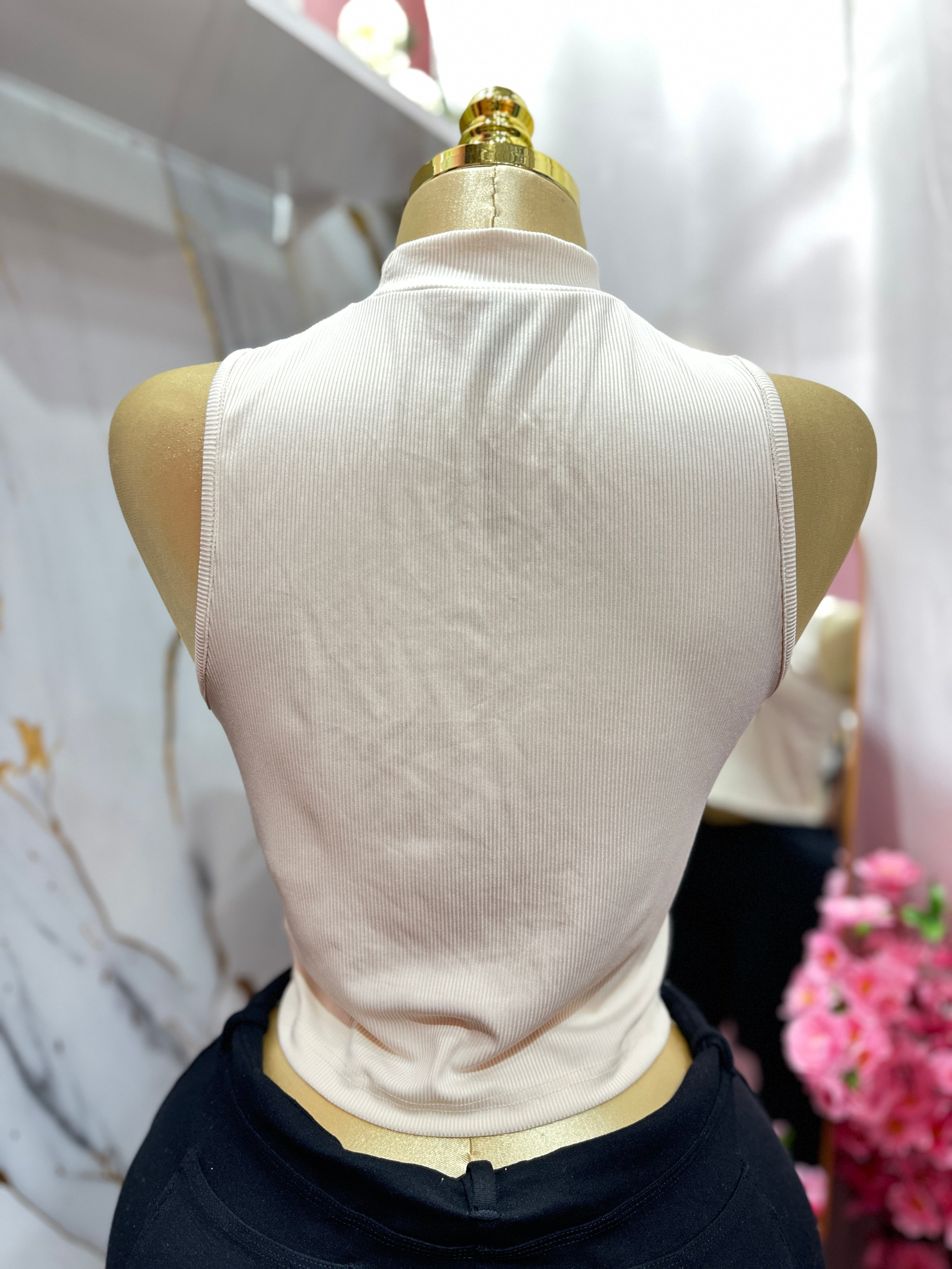 Top de cuello alto estilo halter