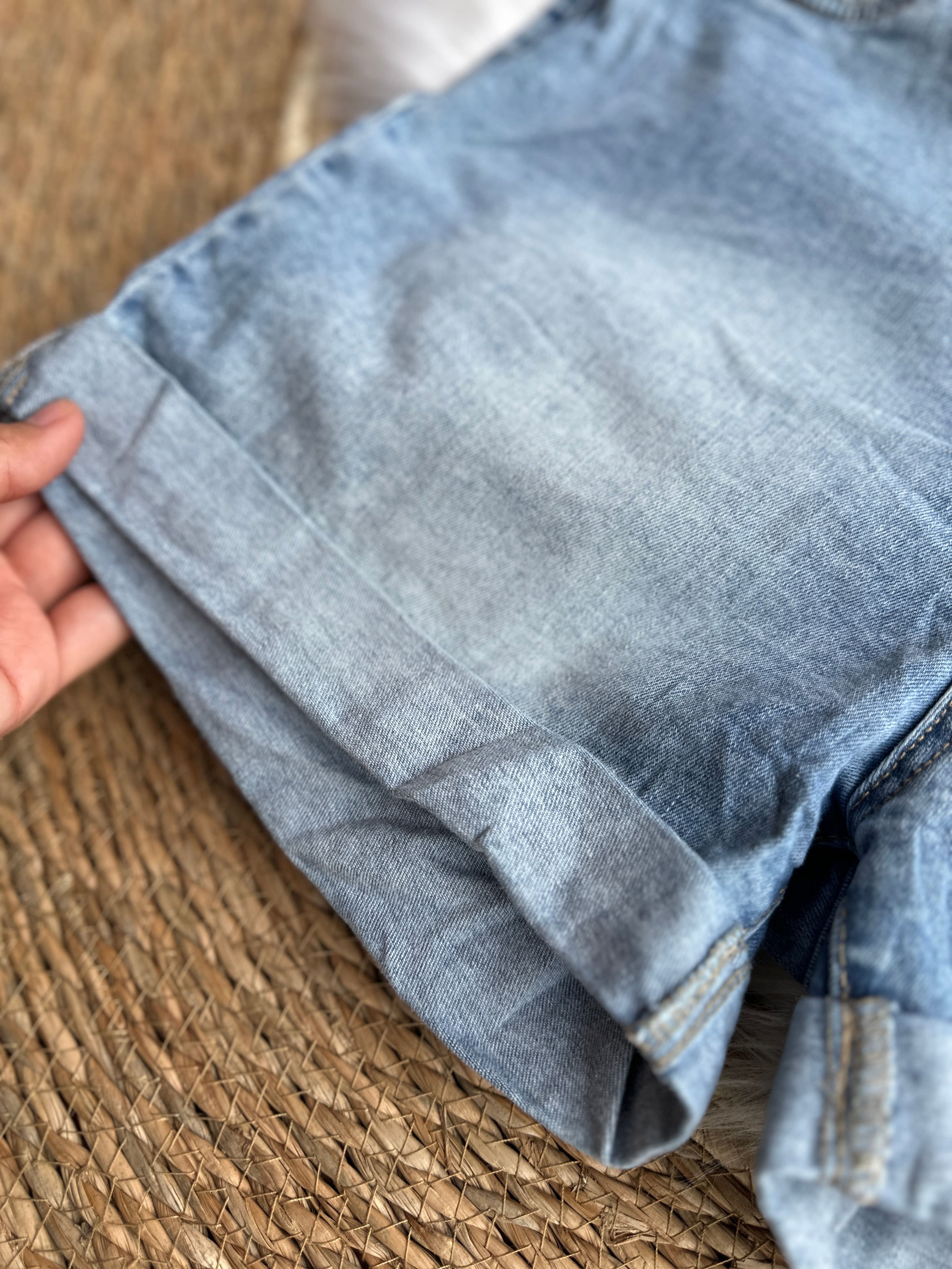 Short Jean con Dobladillo y Tiro Alto