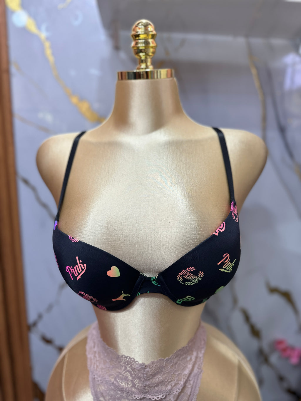Brasier tipo push up negro de pink Victoria’s Secret