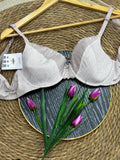 Brasier beige con encaje de blonda en frente