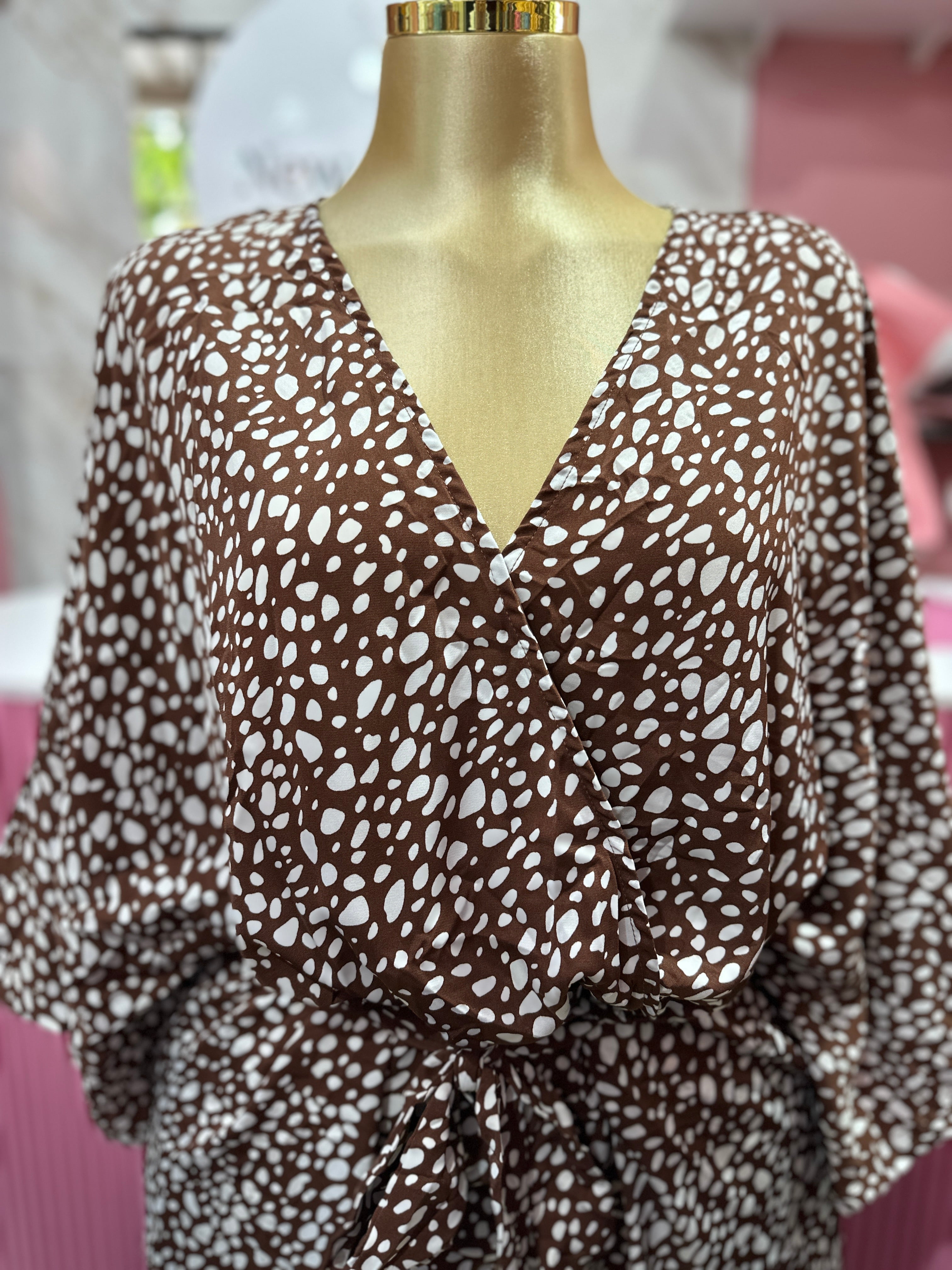 Jumpsuit holgado con estampado, cuello en V cruzado
