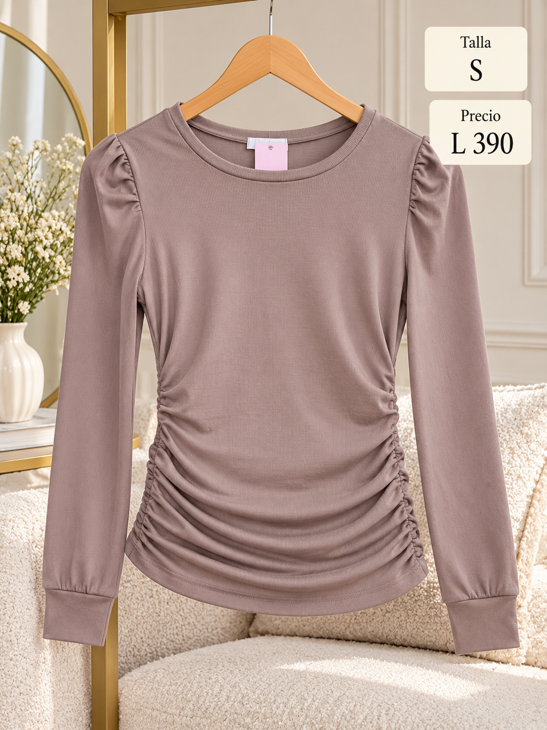 Blusa manga larga tono malva con delicado fruncido a los lados
