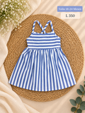 Vestido para niña con un diseño de rayas azules y de tirantes cruzados