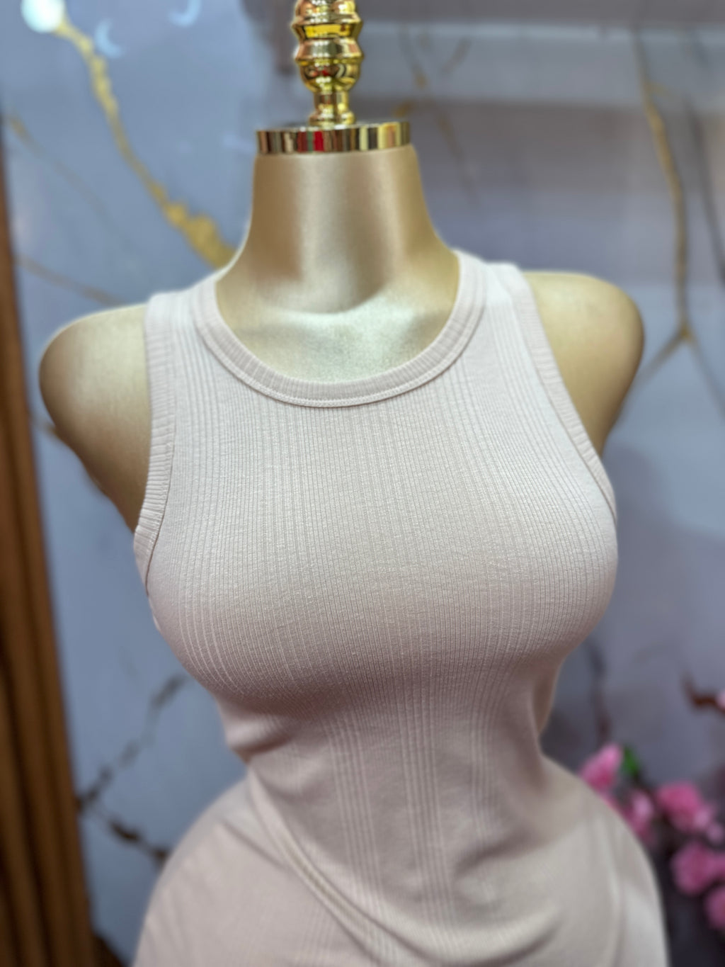 Vestido Midi AERIE de corte ajustado beige sin mangas