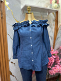 Blusa elegante SHEIN con efecto Denim hombros descubiertos y un llamativo detalle de volantes en el escote