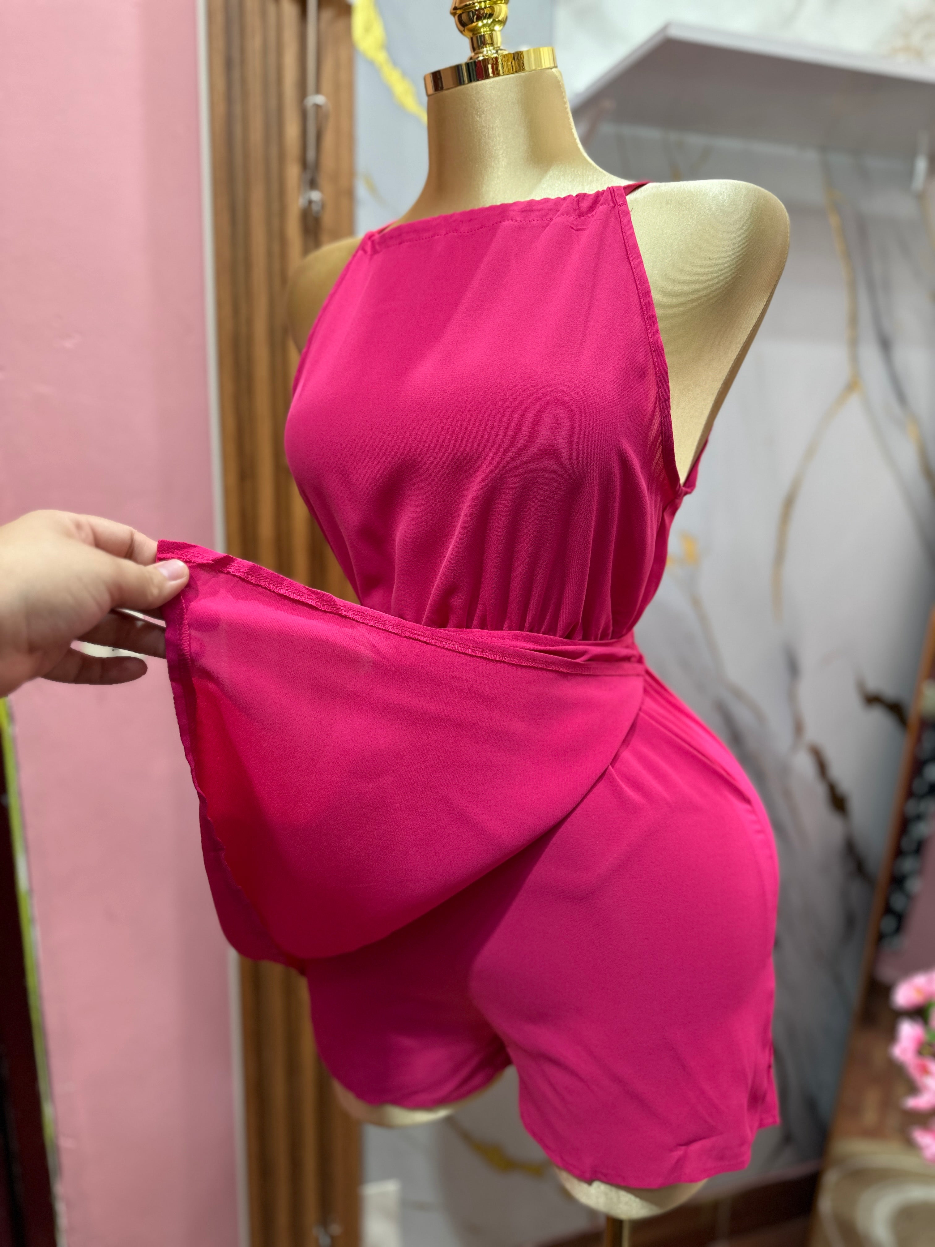 Jomper corto fucsia estilo transparente de tirantes