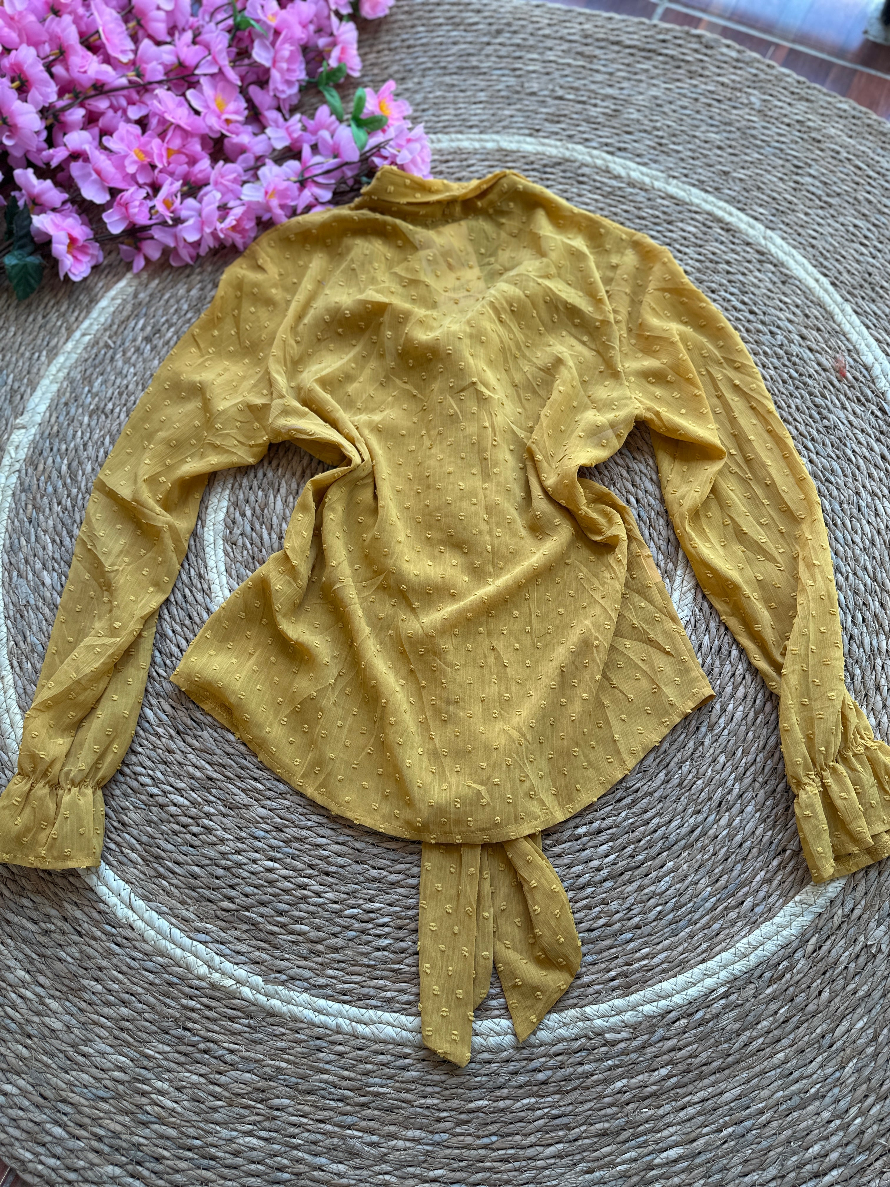 Blusa manga larga color mostaza