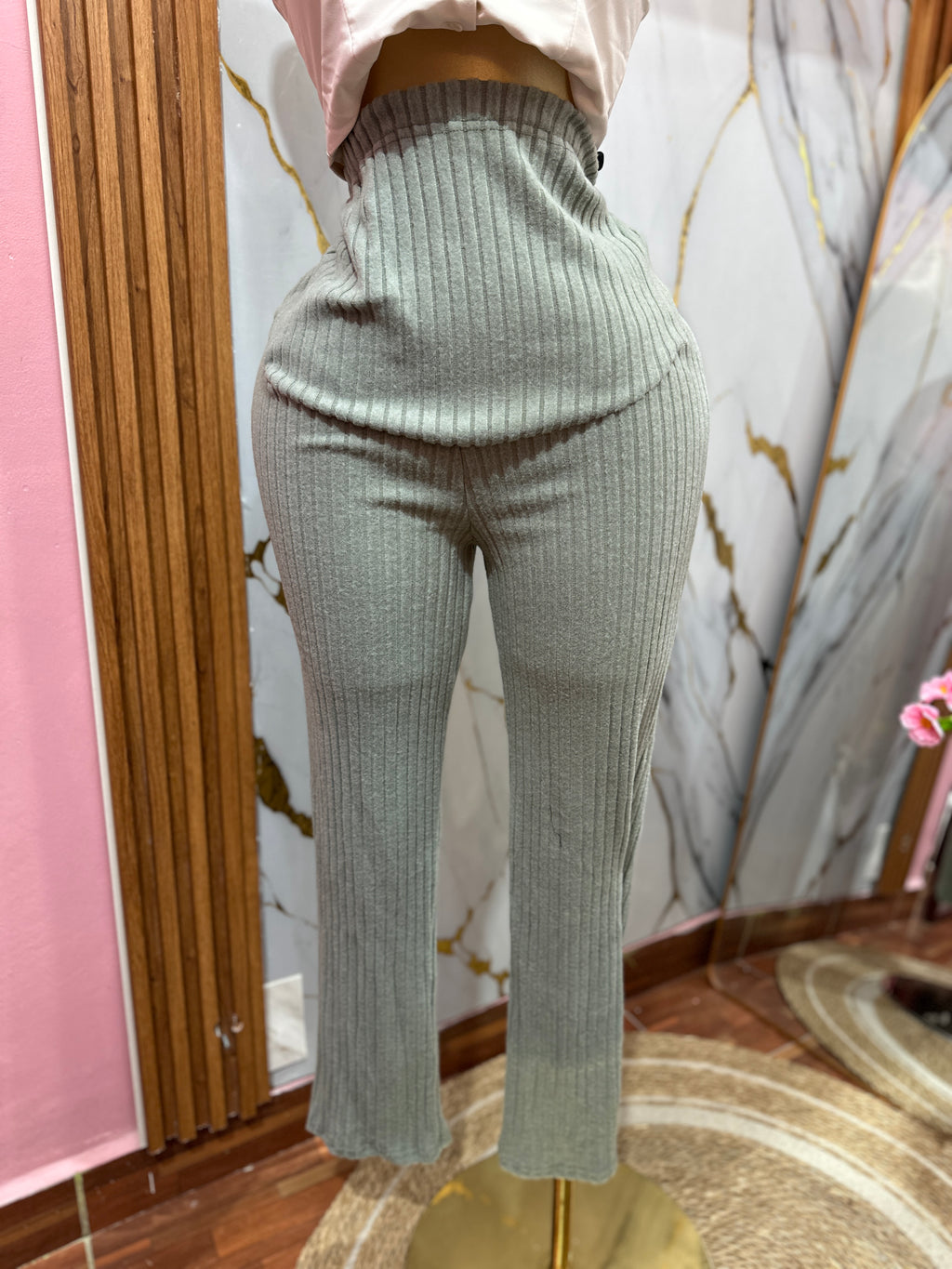 Pantaloneta de embarazada con elástico ajustable en la cintura