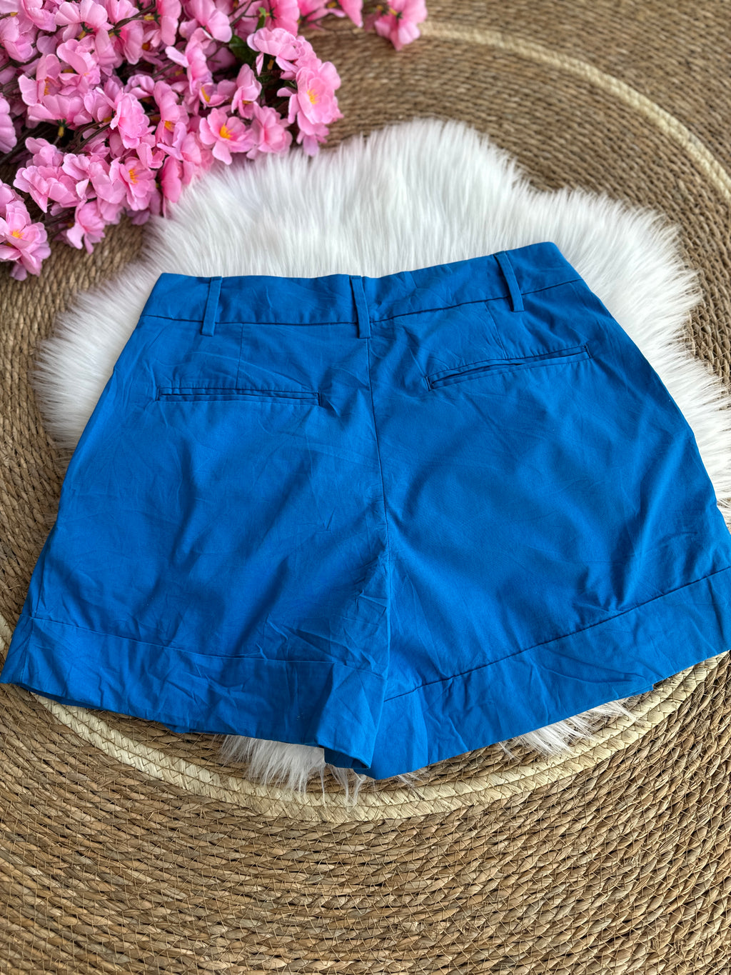 Short de Talle Alto Azul Real Plisado y con Dobladillo