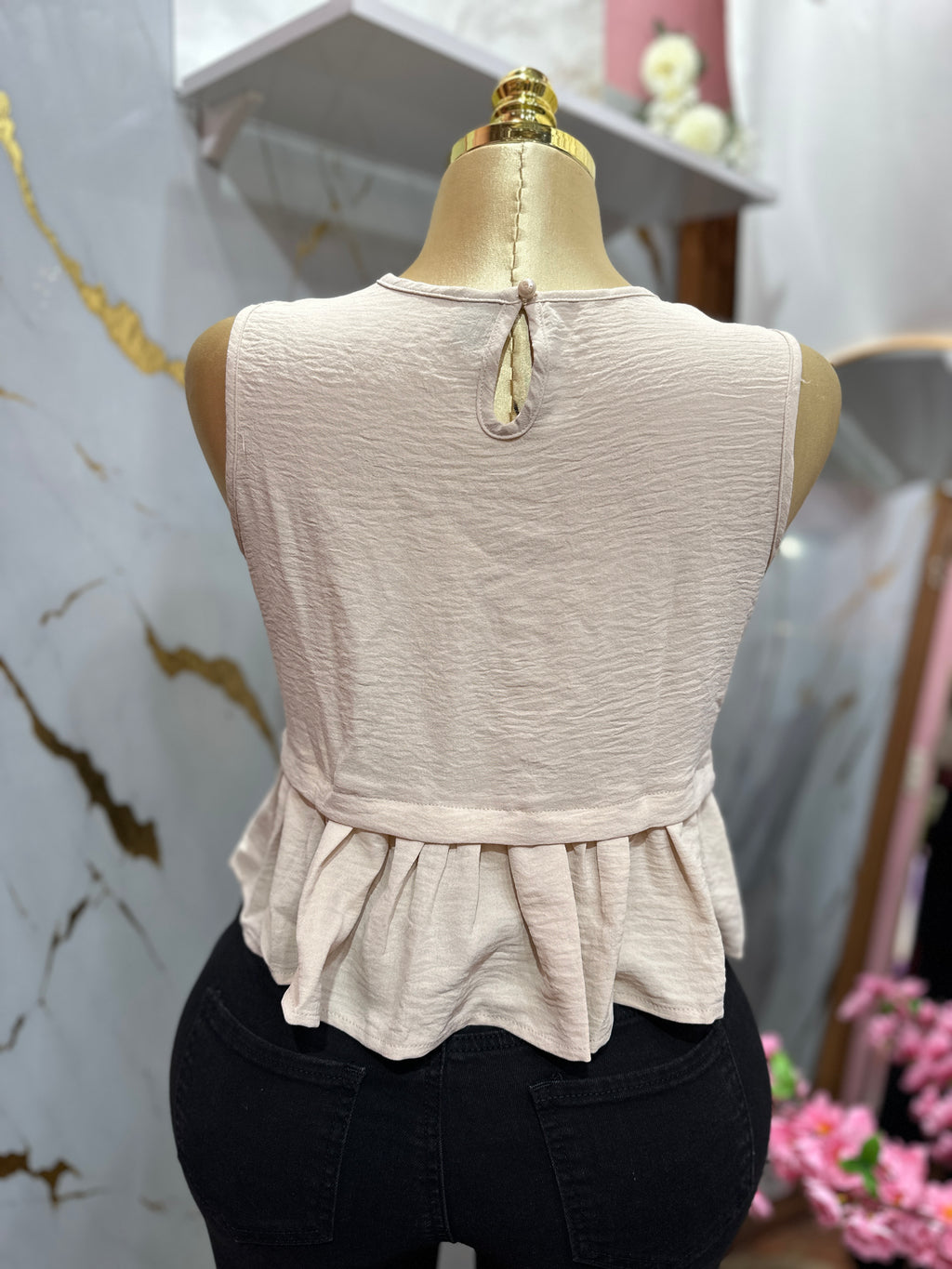 Blusa estilo top (formal) sin mangas