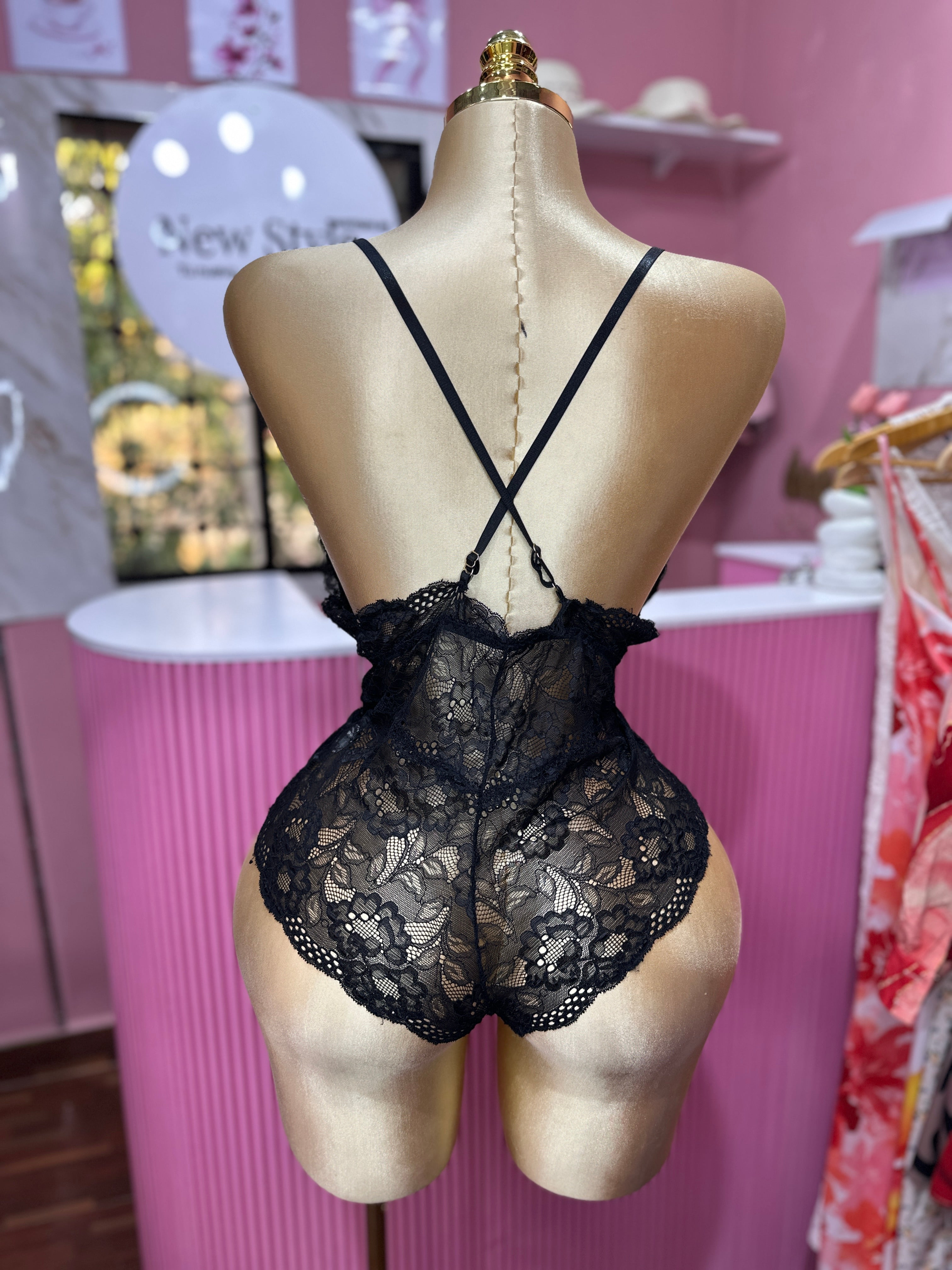 Body negro de encaje