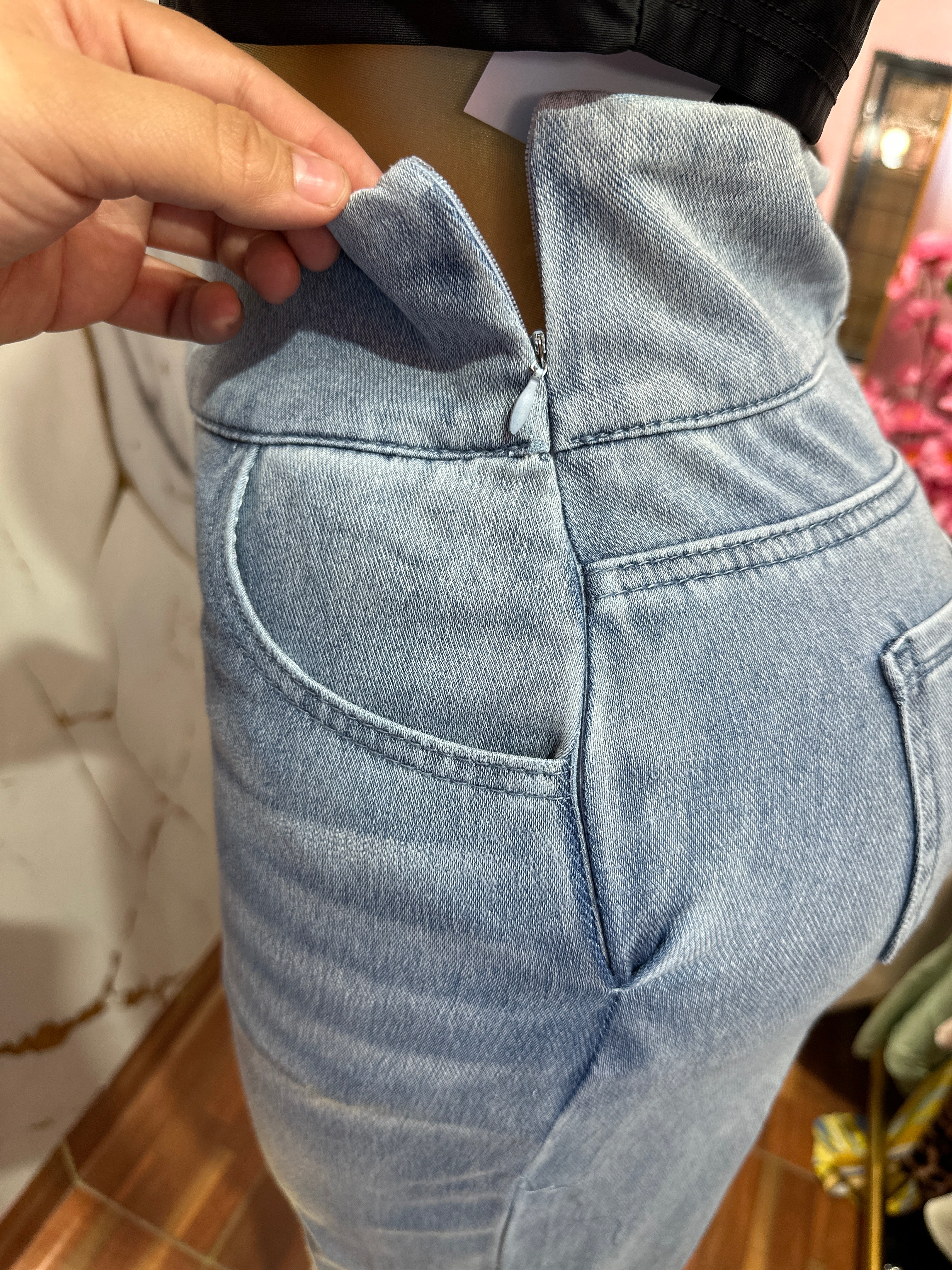 Pantaloneta estilo Jean azul claro