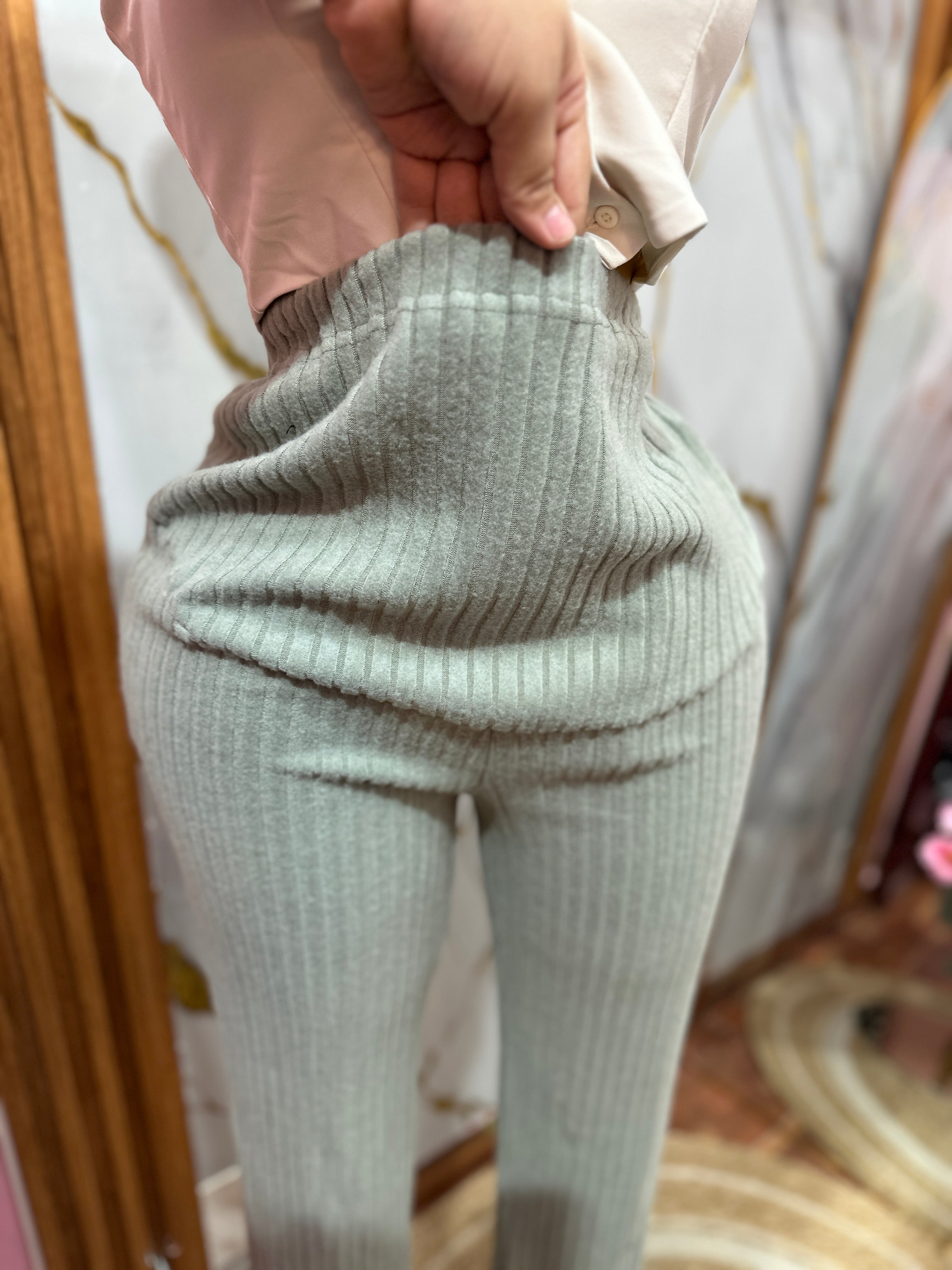 Pantaloneta de embarazada con elástico ajustable en la cintura