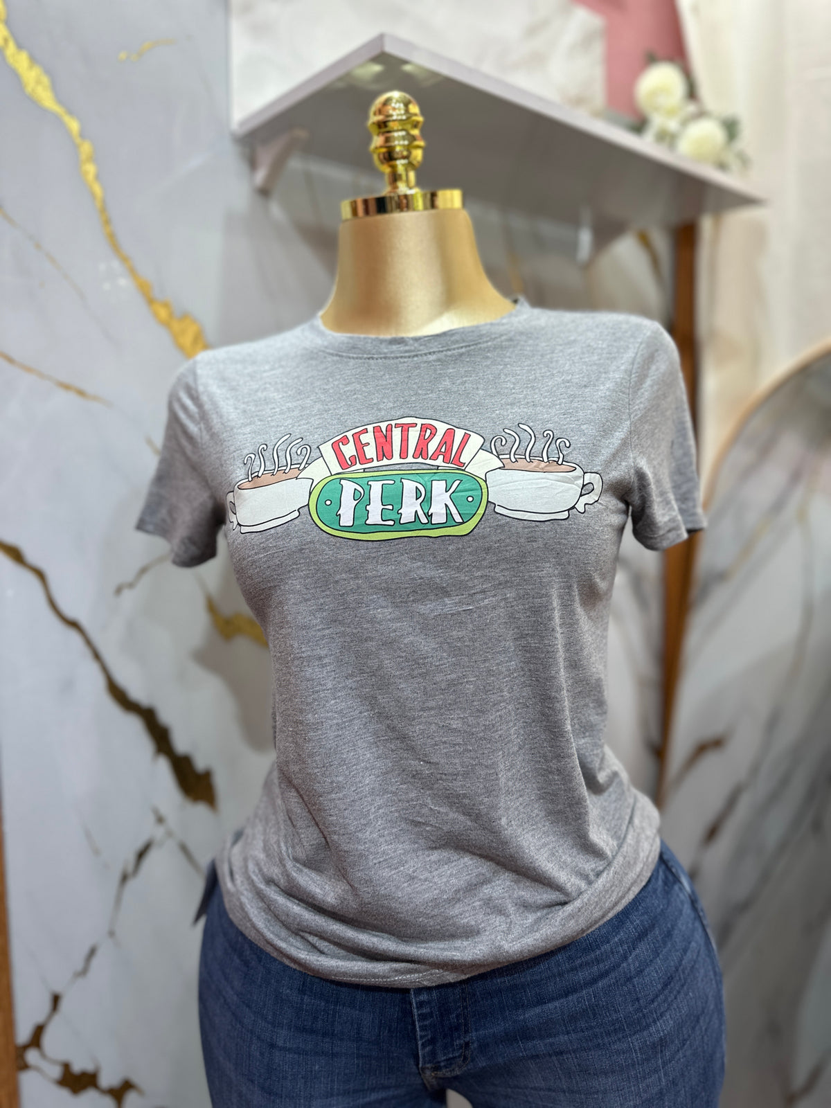 Camisa básica color gris de mangas cortas