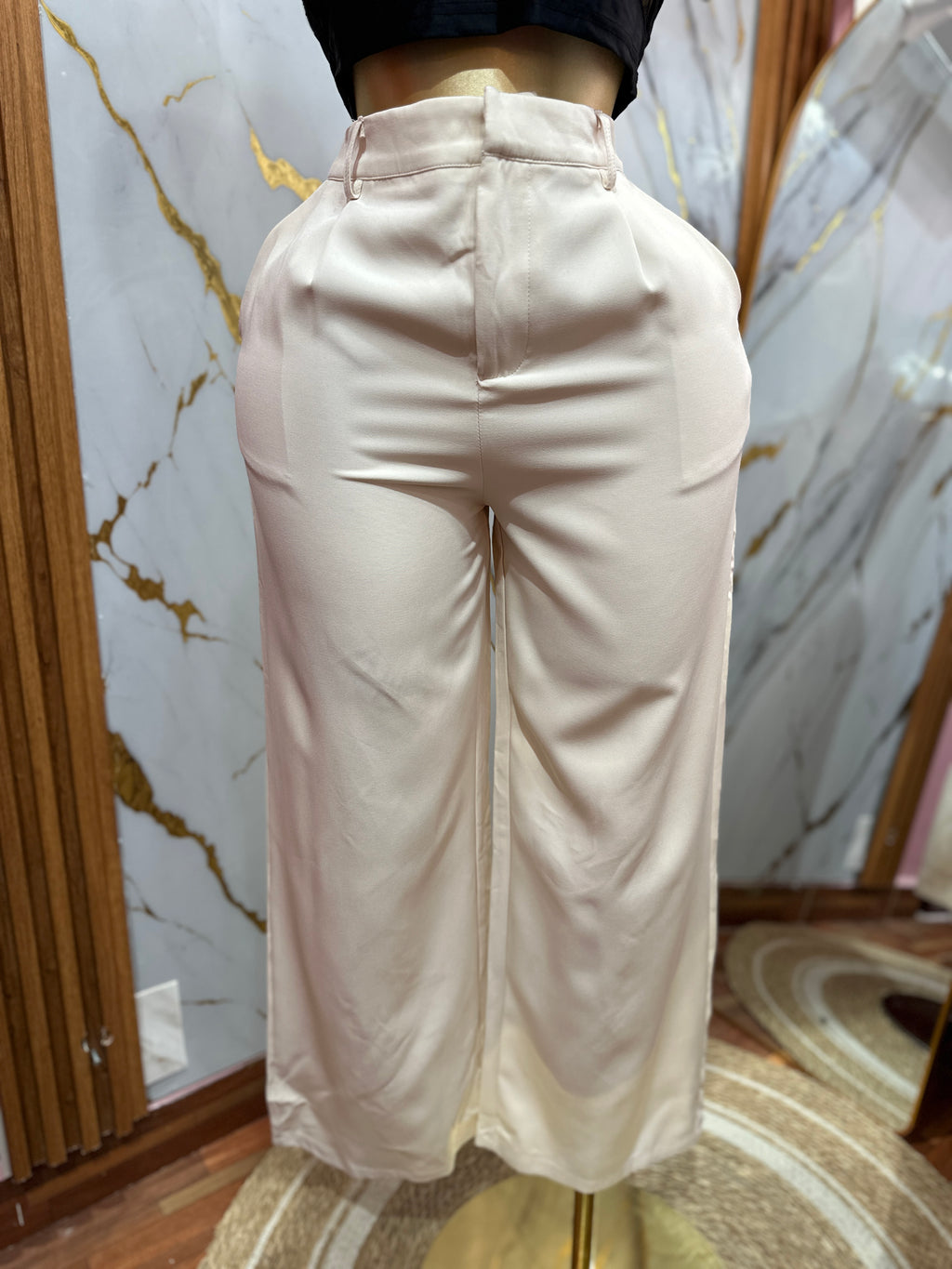 Pantaloneta fina color beige