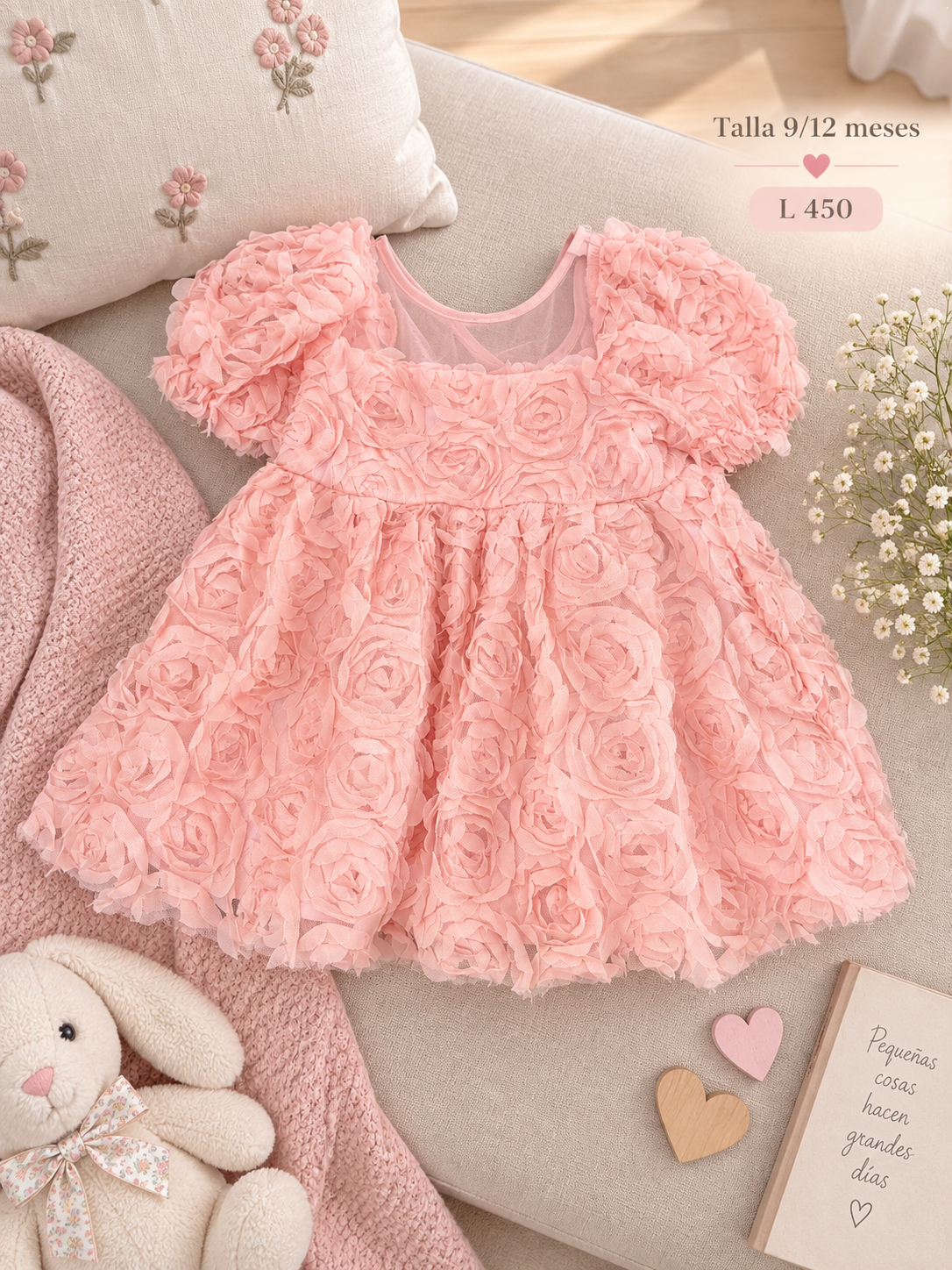 Vestido tierno rosa para niña con diseño de rosas y mangas abullonadas