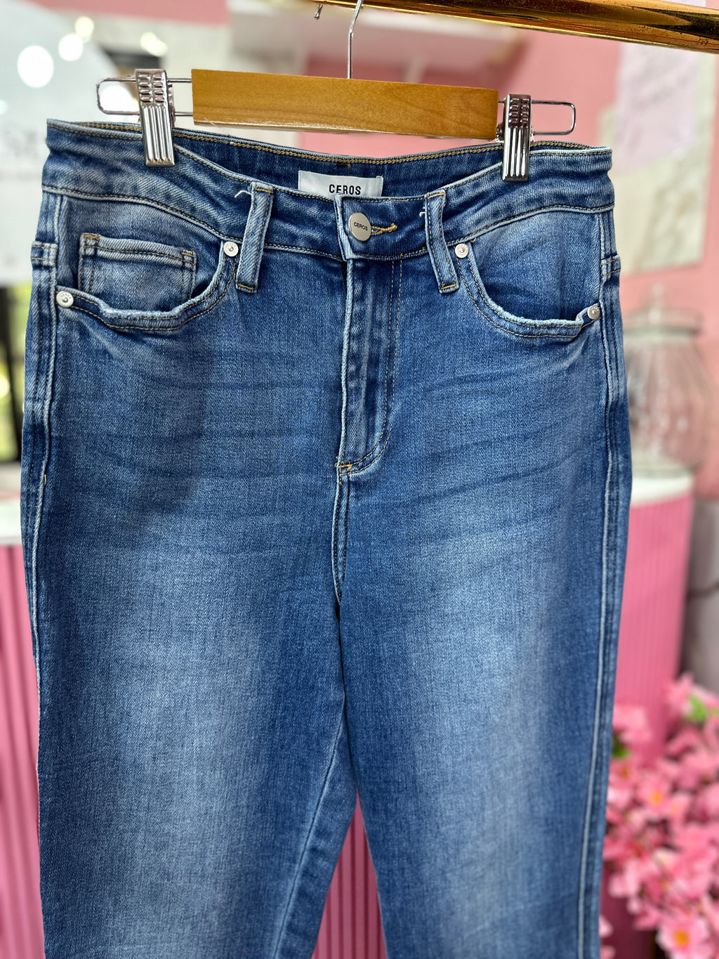 Jeans Acampanado Corto de Tiro Alto