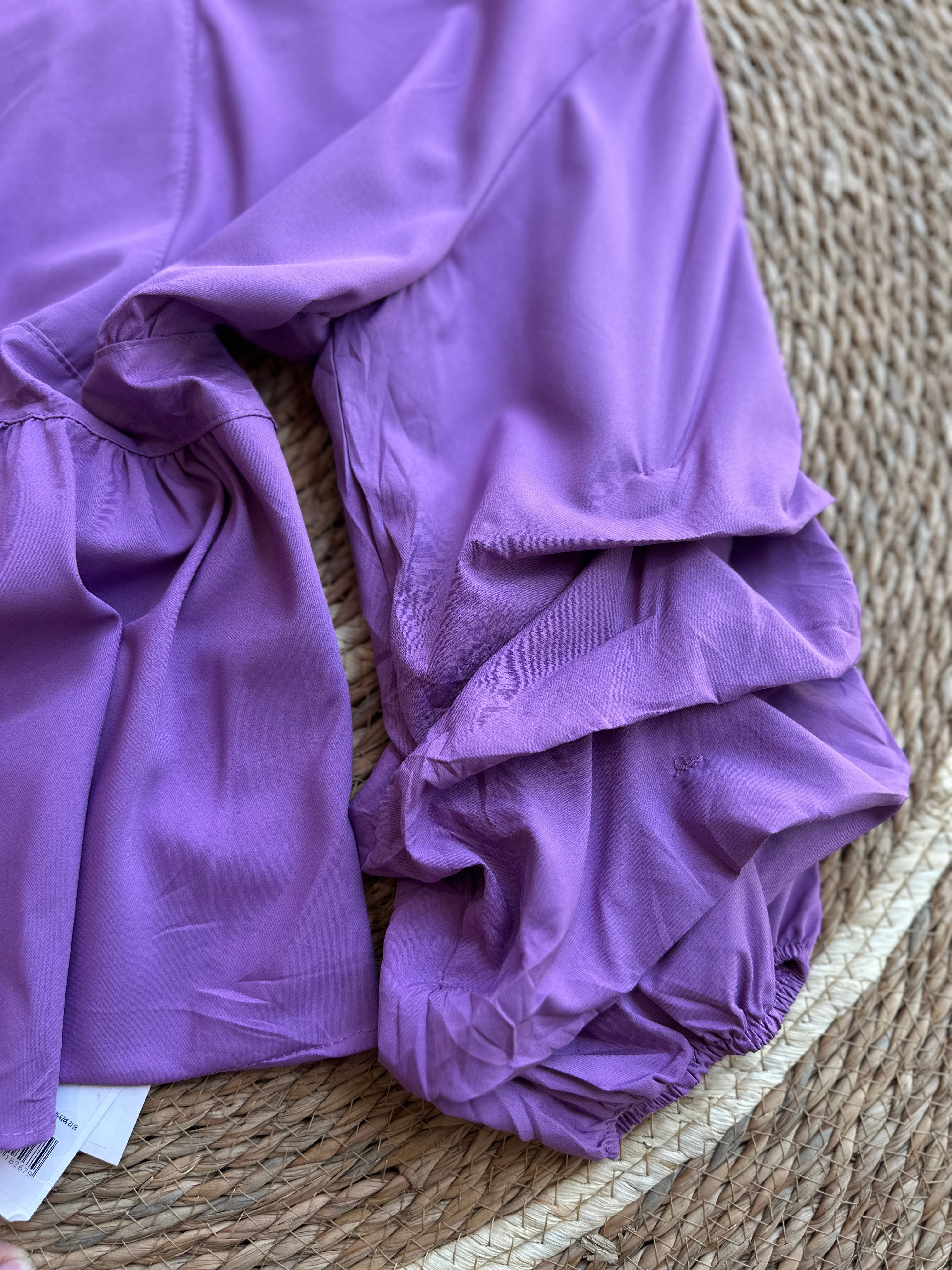 Blusa Peplum Morada con Mangas de Volantes