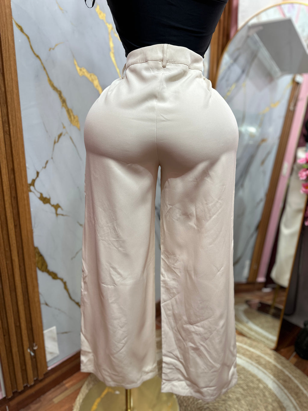 Pantaloneta fina color beige