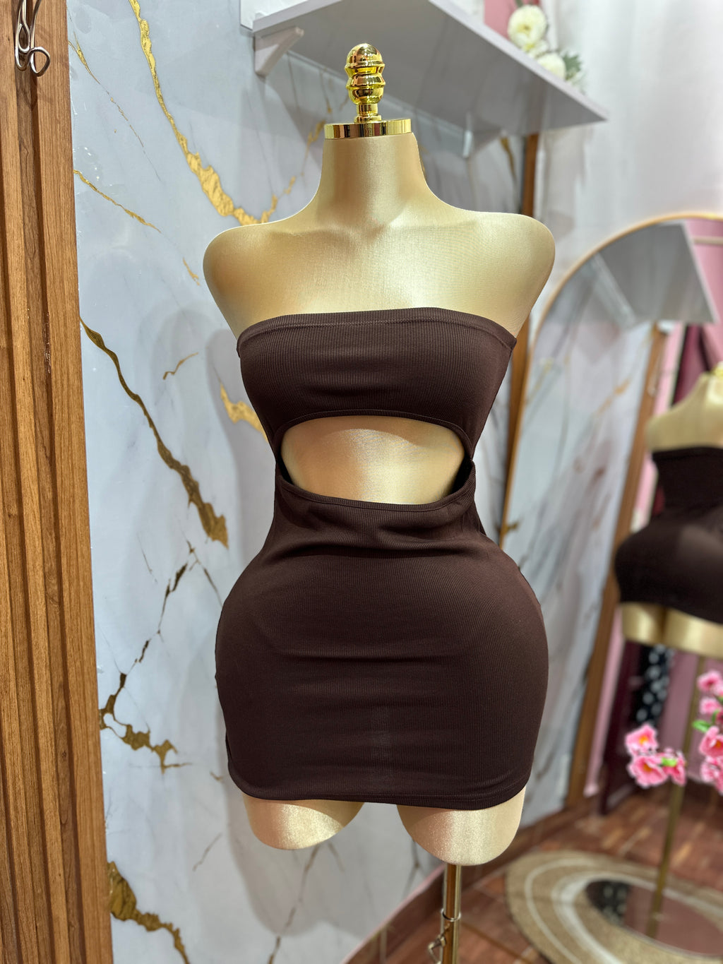 Vestido corto estilo tubo color café