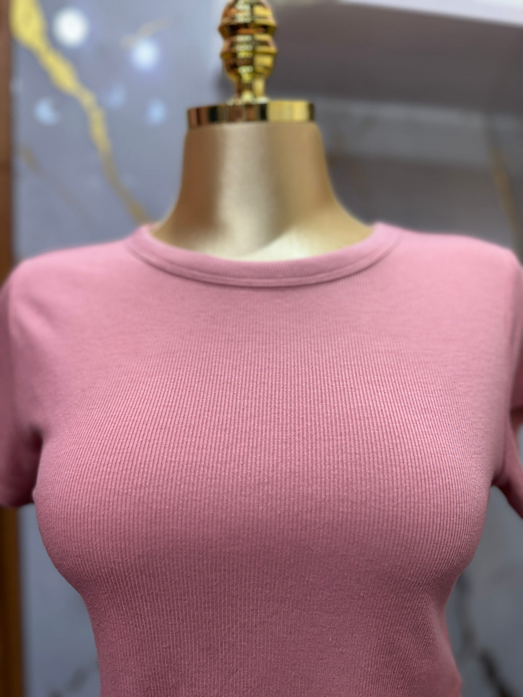 Blusa rosada ULTRALITE de mangas cortas y de cuello redondo
