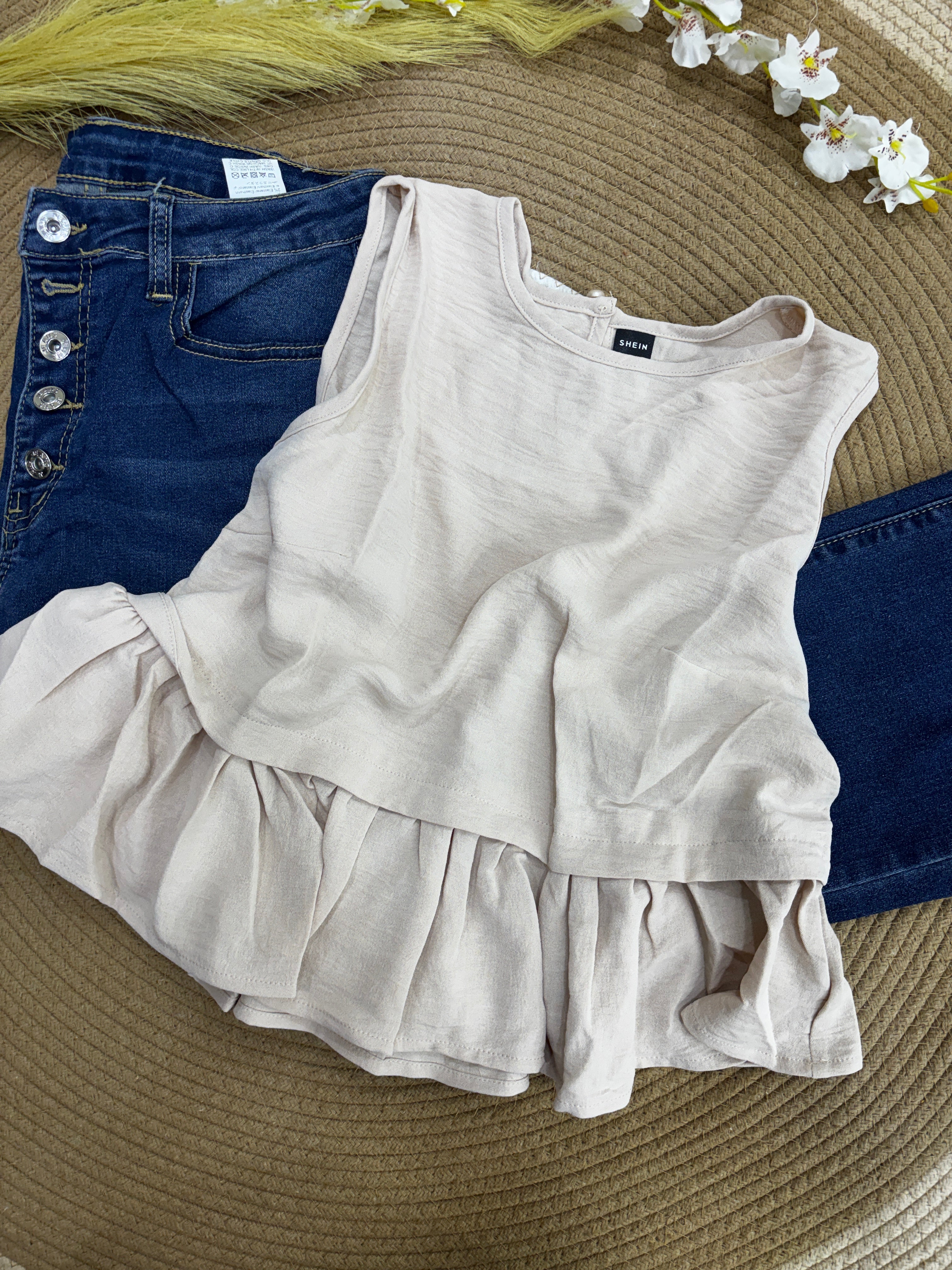 Blusa estilo top (formal) sin mangas